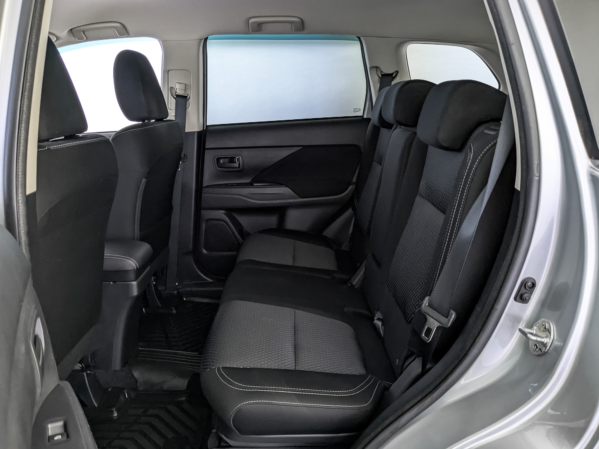 MITSUBISHI Outlander 2.00 (146 л.с), автомат, 2019, пробег 90 929 км