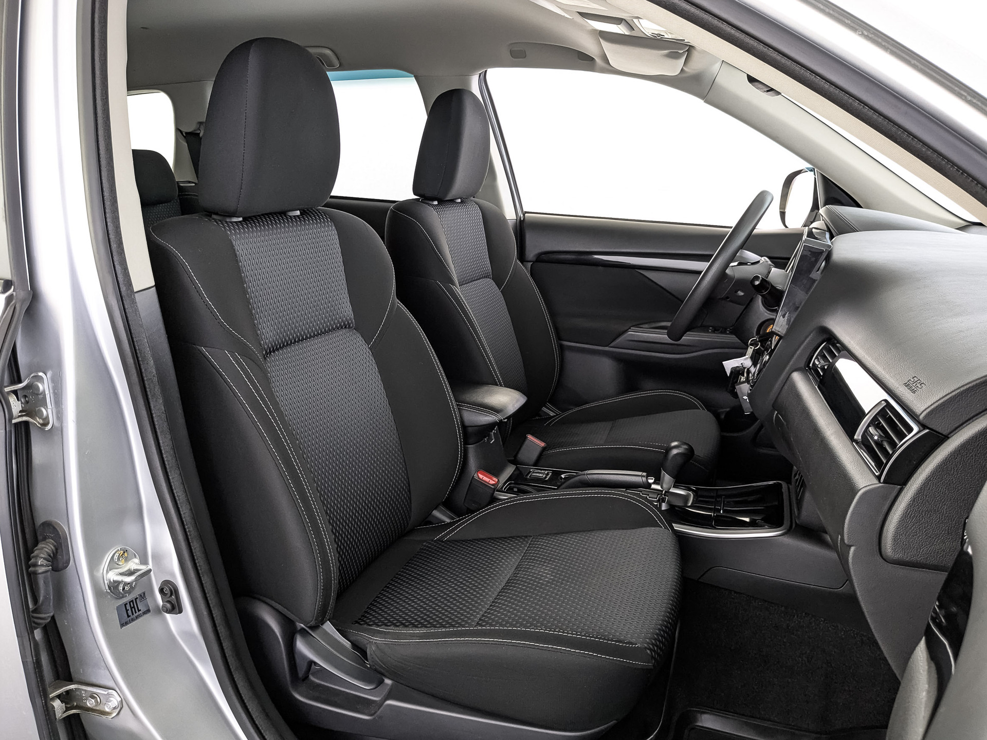 MITSUBISHI Outlander 2.00 (146 л.с), автомат, 2019, пробег 90 929 км