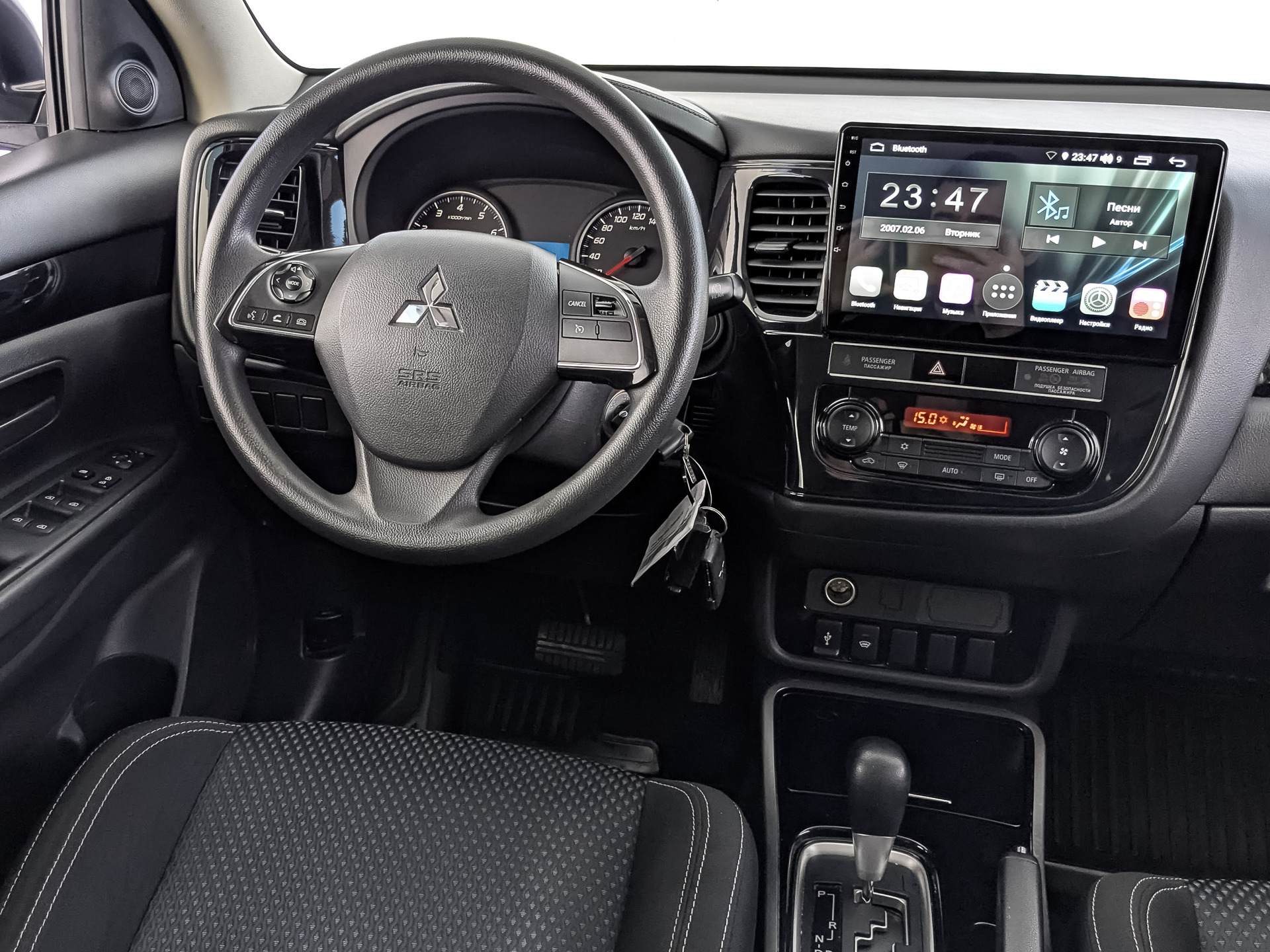 MITSUBISHI Outlander 2.00 (146 л.с), автомат, 2019, пробег 90 929 км