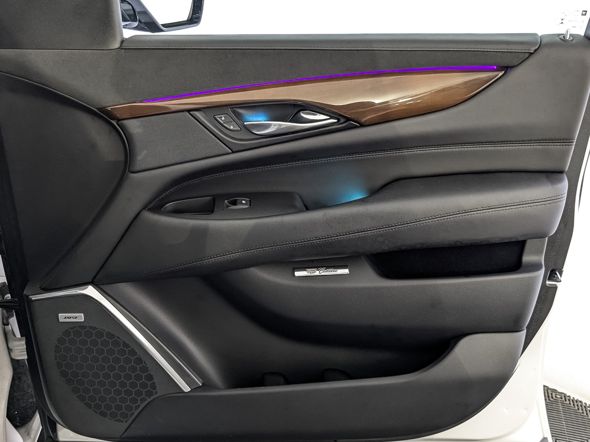 CADILLAC Escalade 6.20 (426 л.с), автомат, 2020, пробег 47 064 км