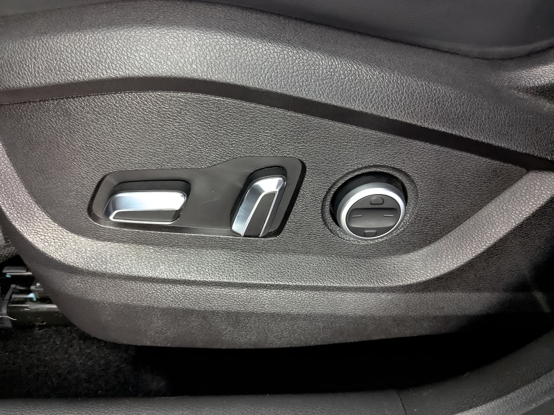 CHERY Tiggo 8 Pro 2.00 (197 л.с), автомат, 2024, пробег 15 912 км