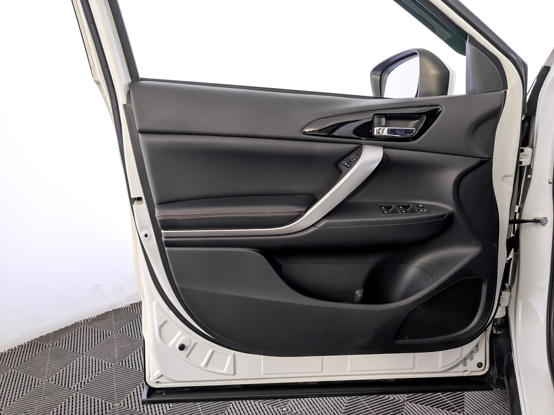 MITSUBISHI Eclipse Cross 1.50 (150 л.с), автомат, 2019, пробег 107 069 км