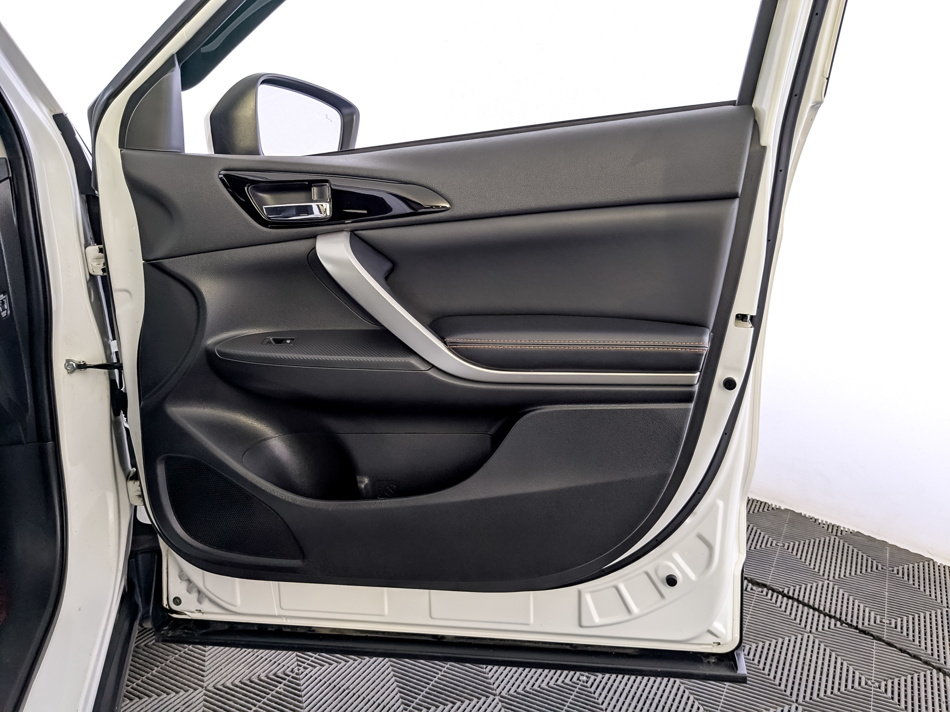 MITSUBISHI Eclipse Cross 1.50 (150 л.с), автомат, 2019, пробег 107 069 км