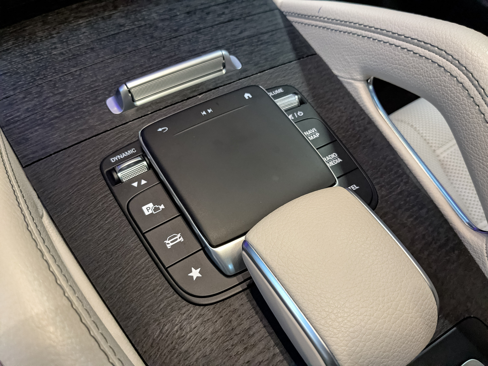MERCEDES-BENZ GLE 3.00 (367 л.с), автомат, 2021, пробег 32 364 км