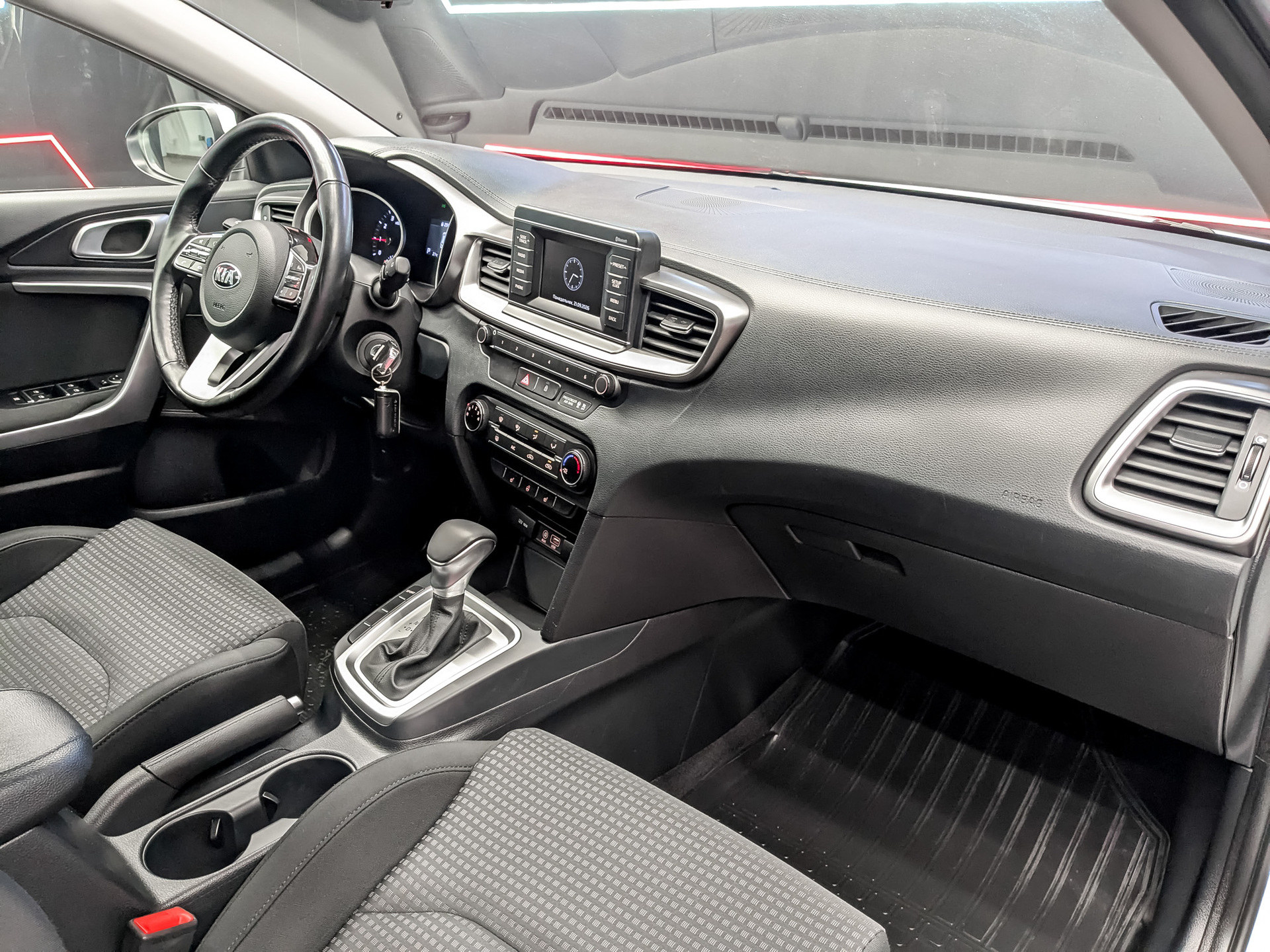 KIA Ceed 1.60 (128 л.с), автомат, 2018, пробег 34 524 км