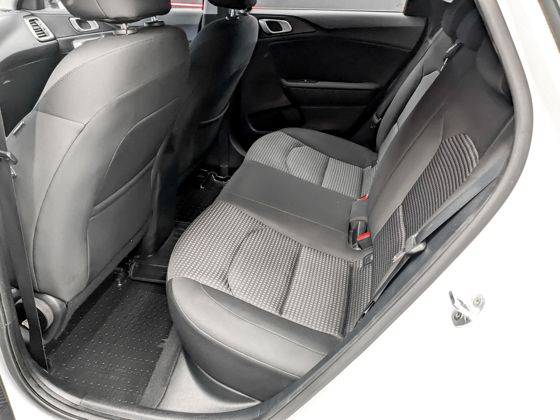 KIA Ceed 1.60 (128 л.с), автомат, 2018, пробег 34 524 км