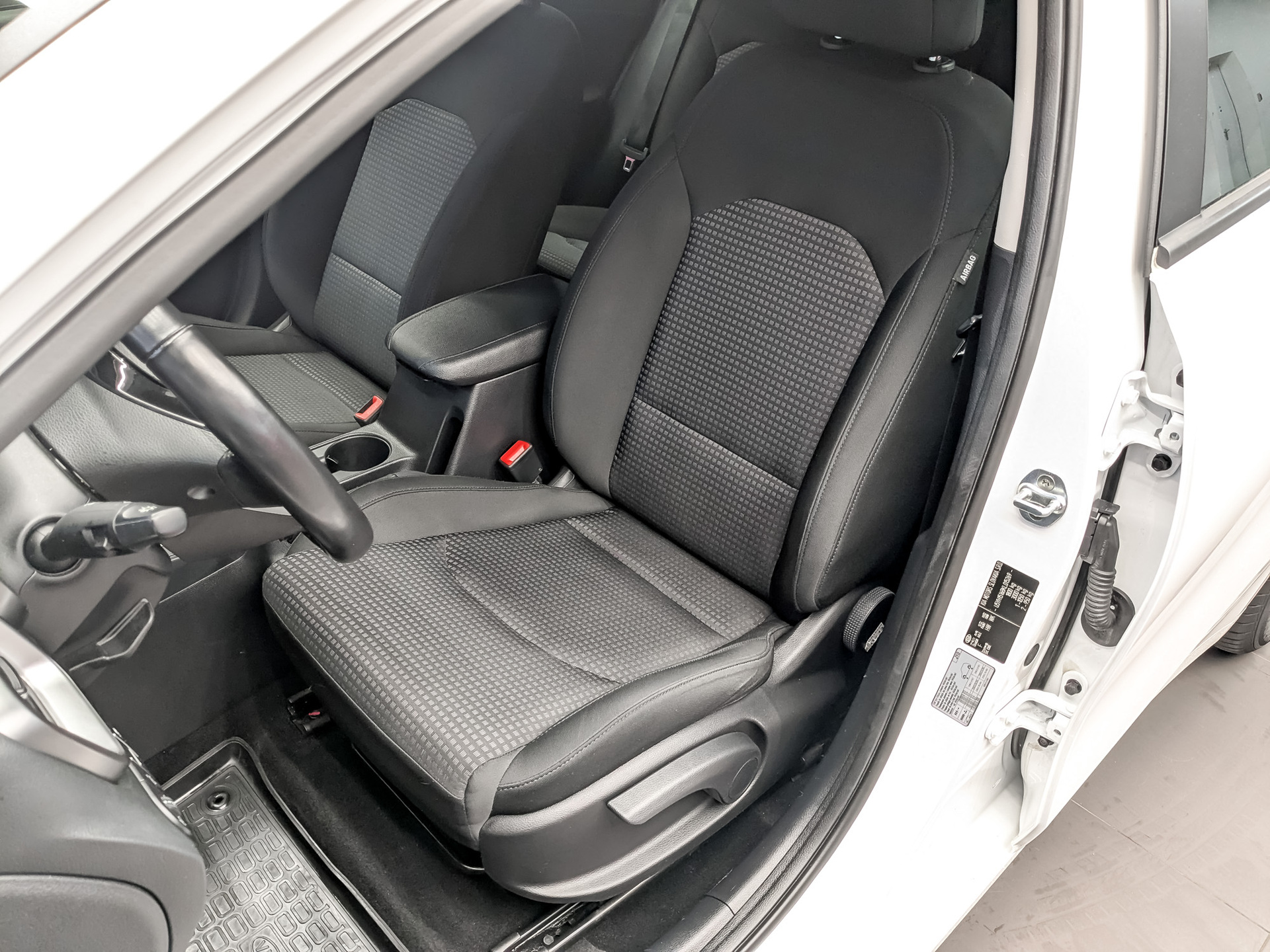 KIA Ceed 1.60 (128 л.с), автомат, 2018, пробег 34 524 км