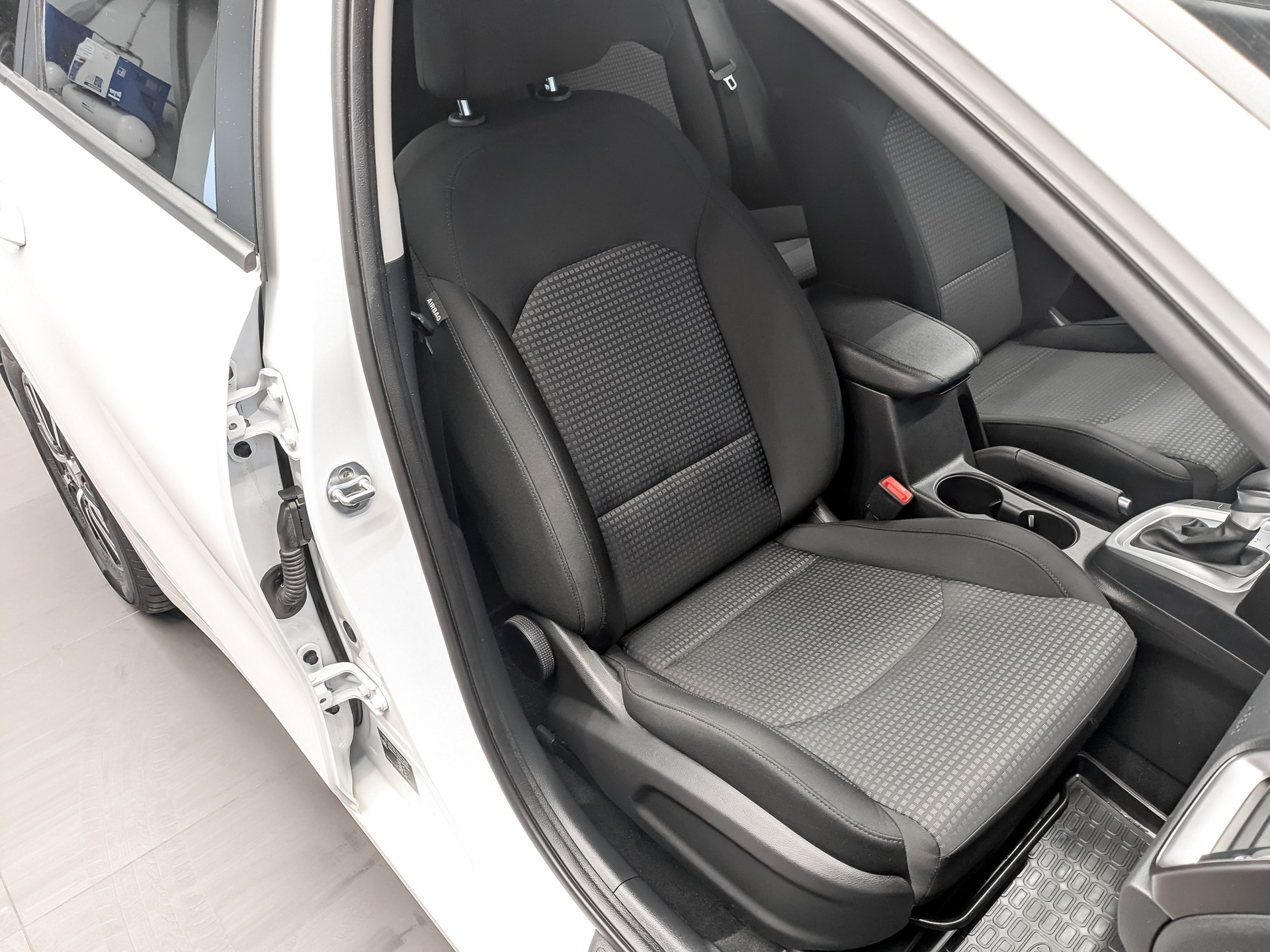 KIA Ceed 1.60 (128 л.с), автомат, 2018, пробег 34 524 км
