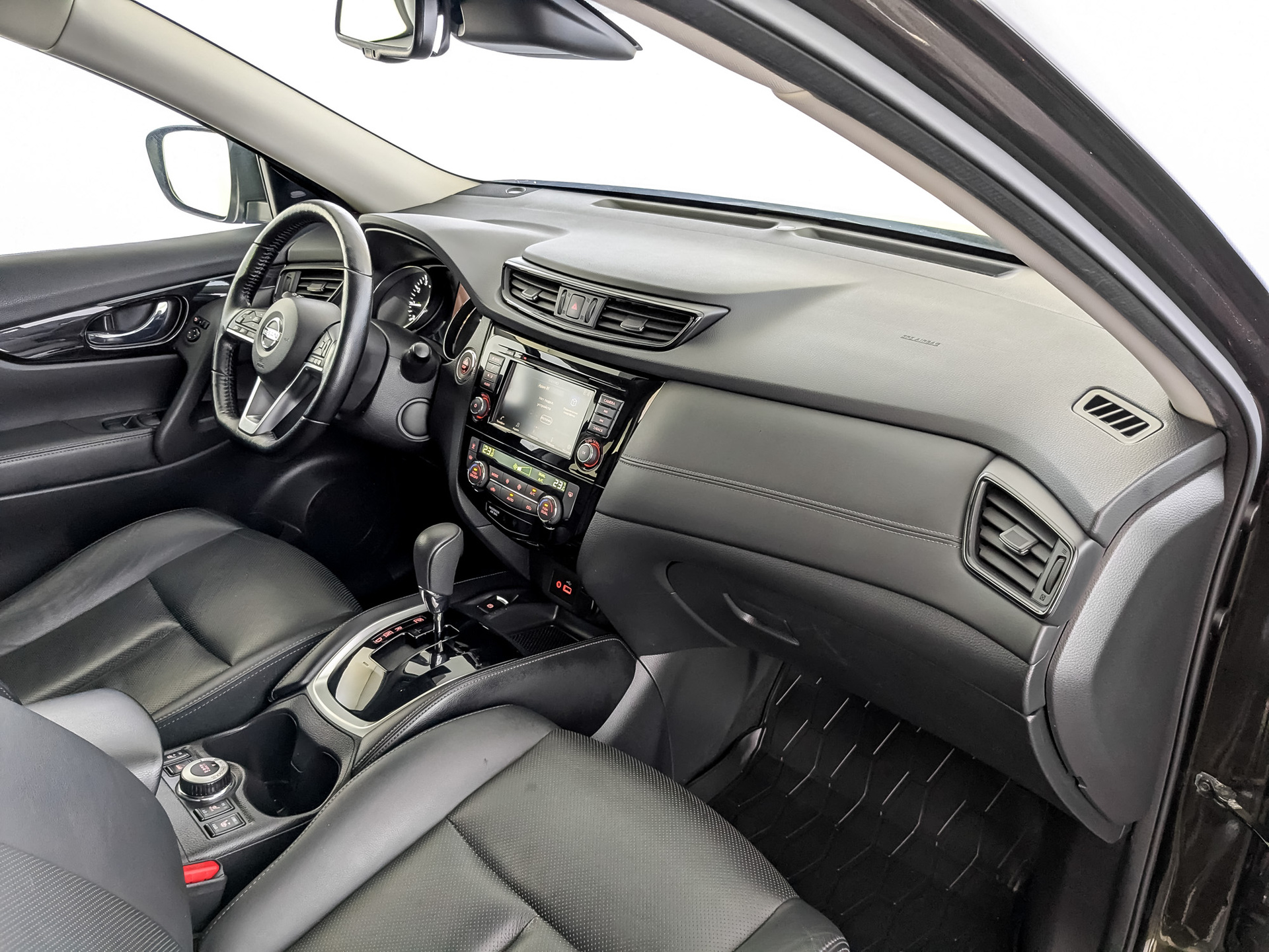 NISSAN X-Trail 2.50 (171 л.с), автомат, 2021, пробег 103 775 км