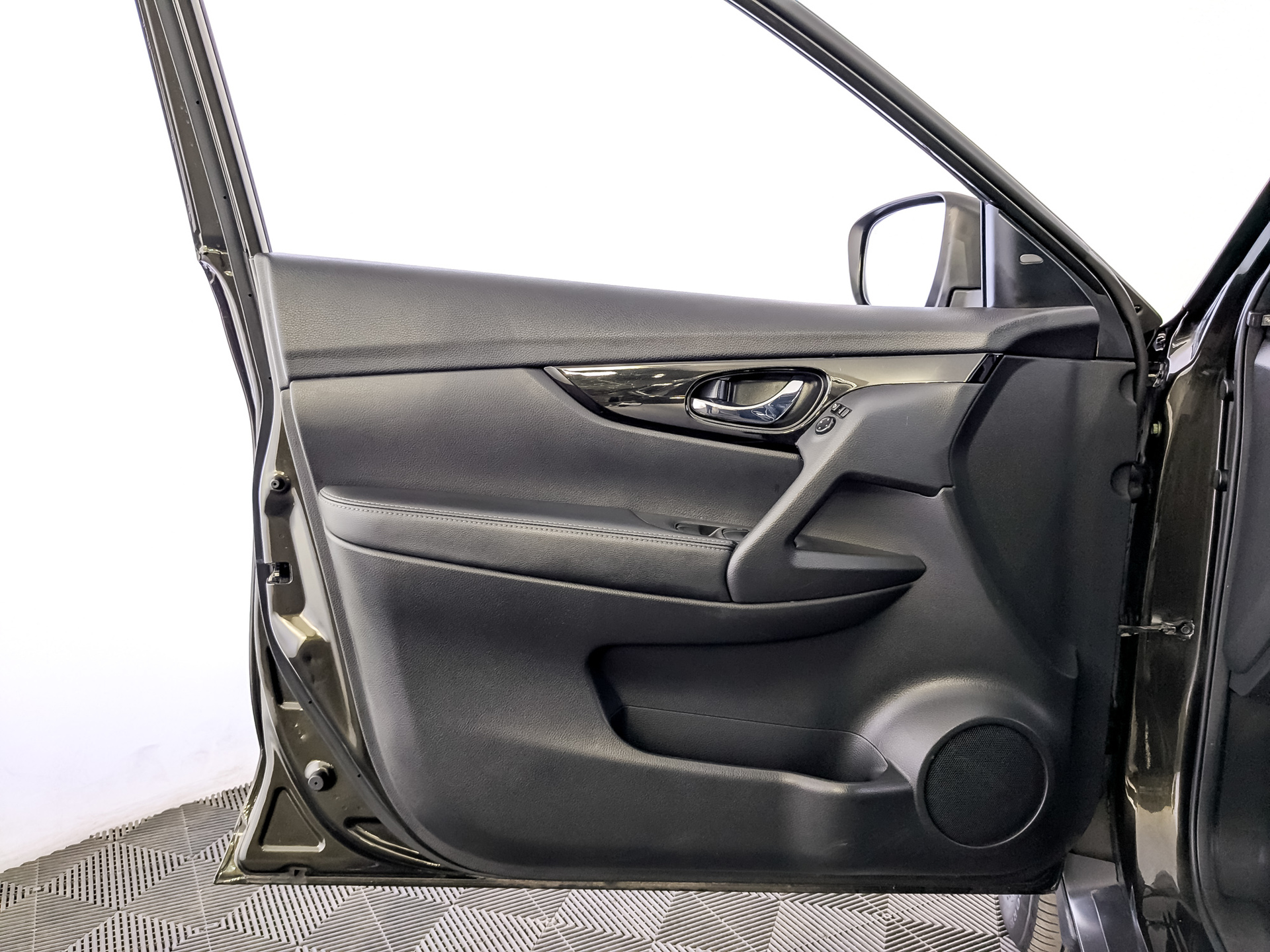 NISSAN X-Trail 2.50 (171 л.с), автомат, 2021, пробег 103 775 км