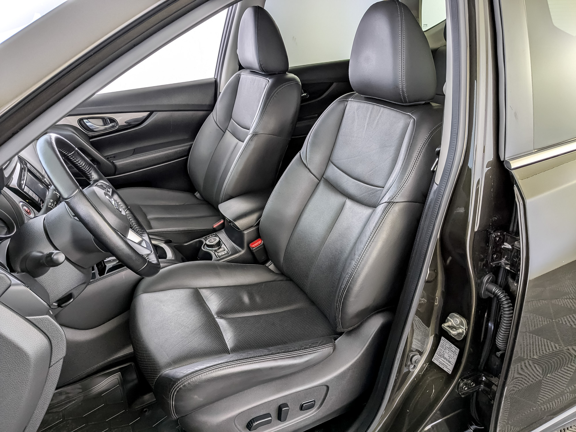NISSAN X-Trail 2.50 (171 л.с), автомат, 2021, пробег 103 775 км