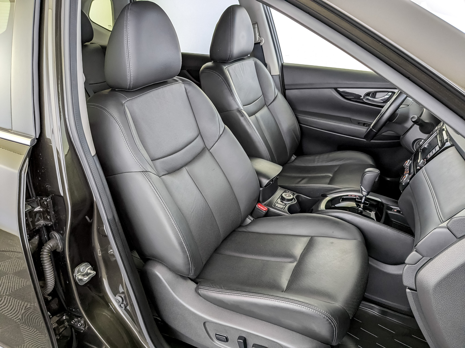 NISSAN X-Trail 2.50 (171 л.с), автомат, 2021, пробег 103 775 км