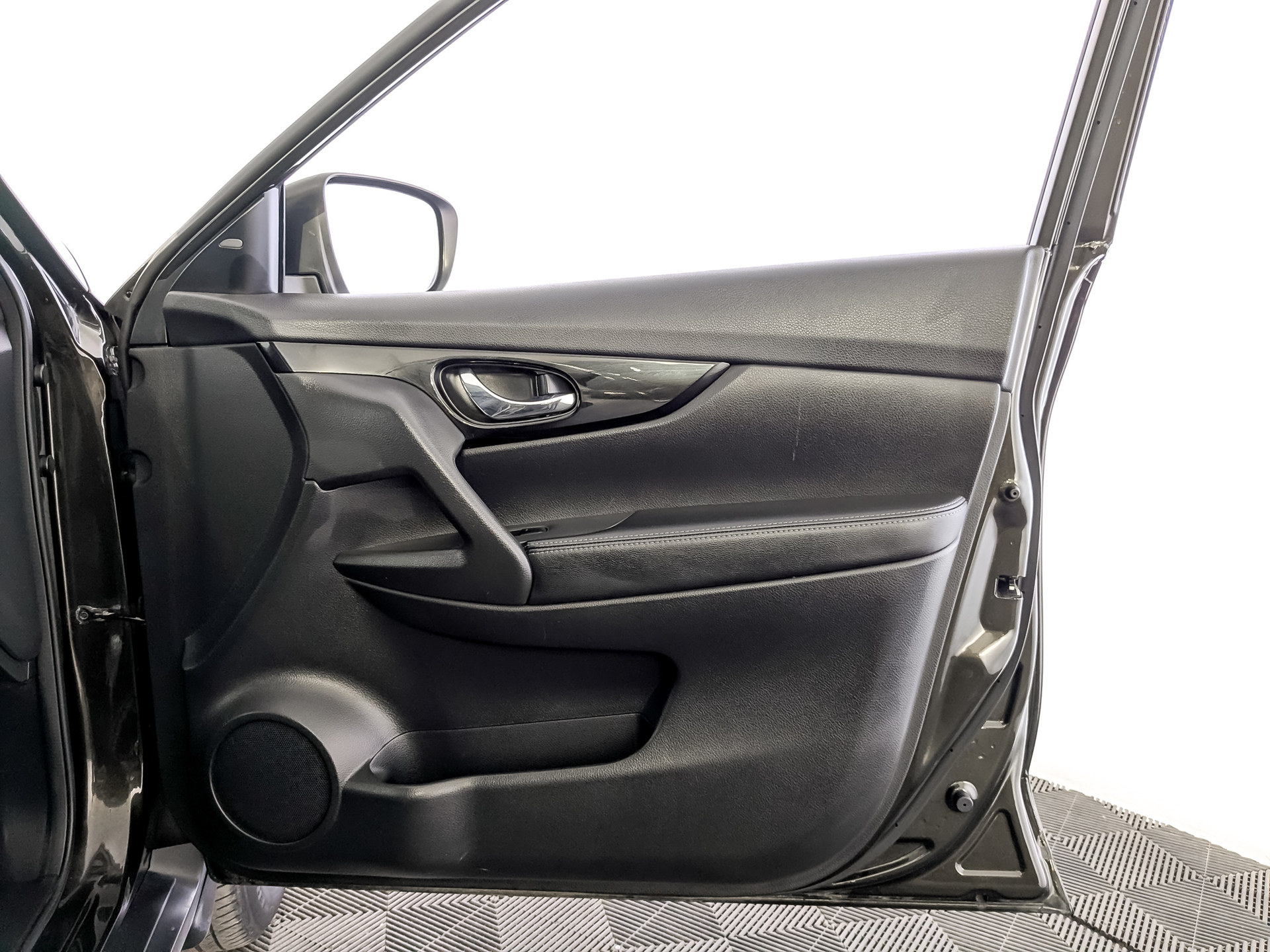 NISSAN X-Trail 2.50 (171 л.с), автомат, 2021, пробег 103 775 км