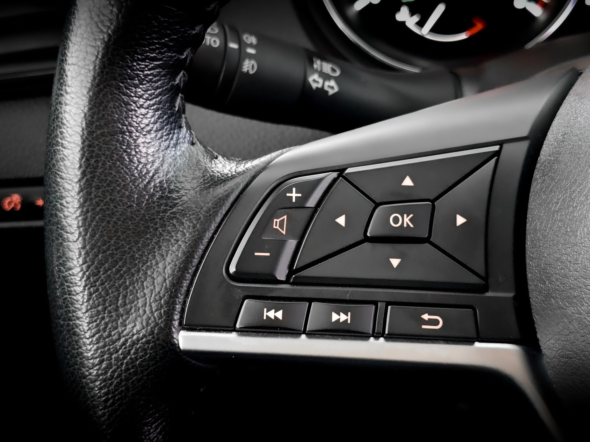 NISSAN X-Trail 2.50 (171 л.с), автомат, 2021, пробег 103 775 км
