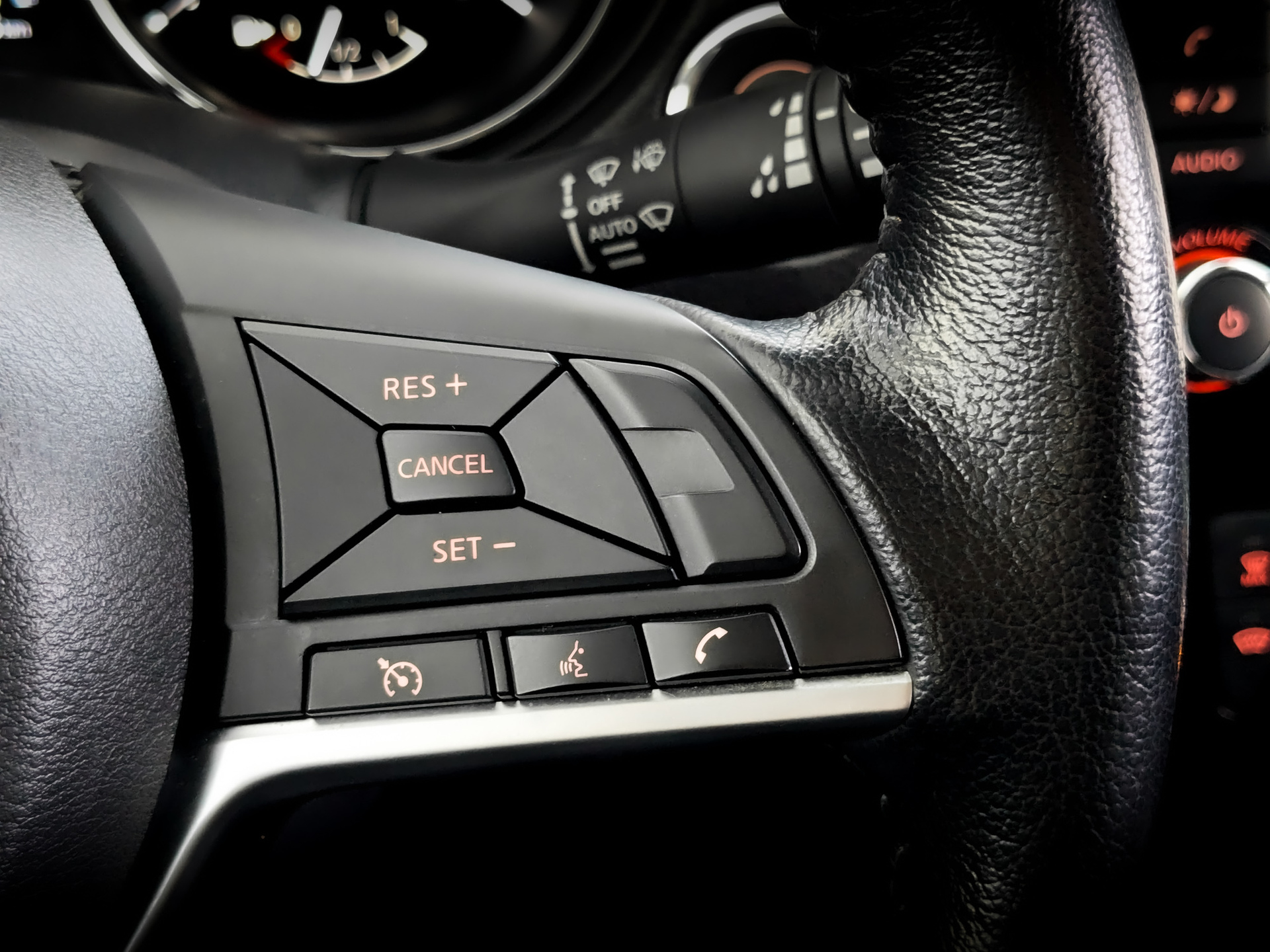 NISSAN X-Trail 2.50 (171 л.с), автомат, 2021, пробег 103 775 км