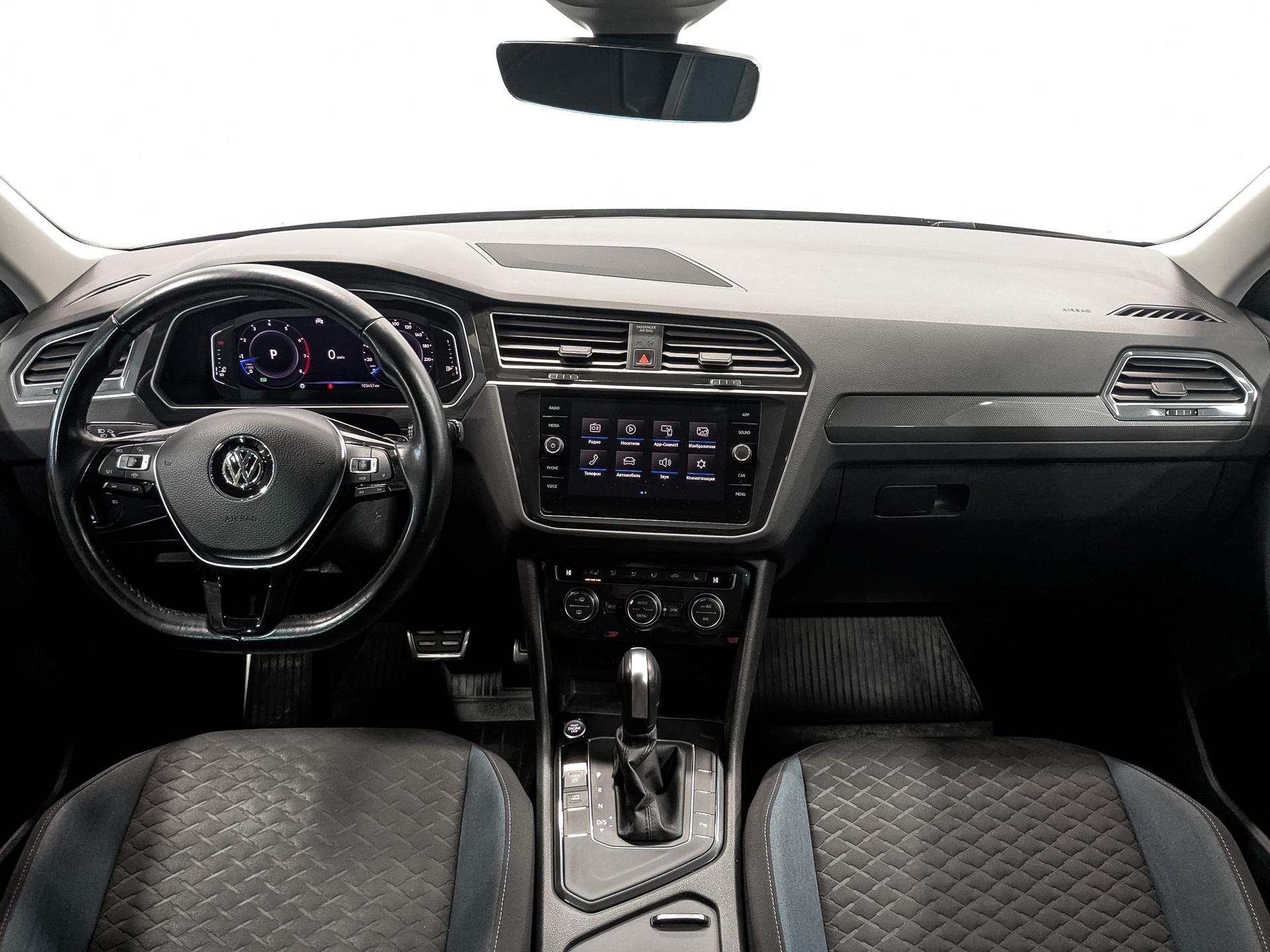 VOLKSWAGEN Tiguan 1.40 (150 л.с), автомат, 2020, пробег 102 774 км