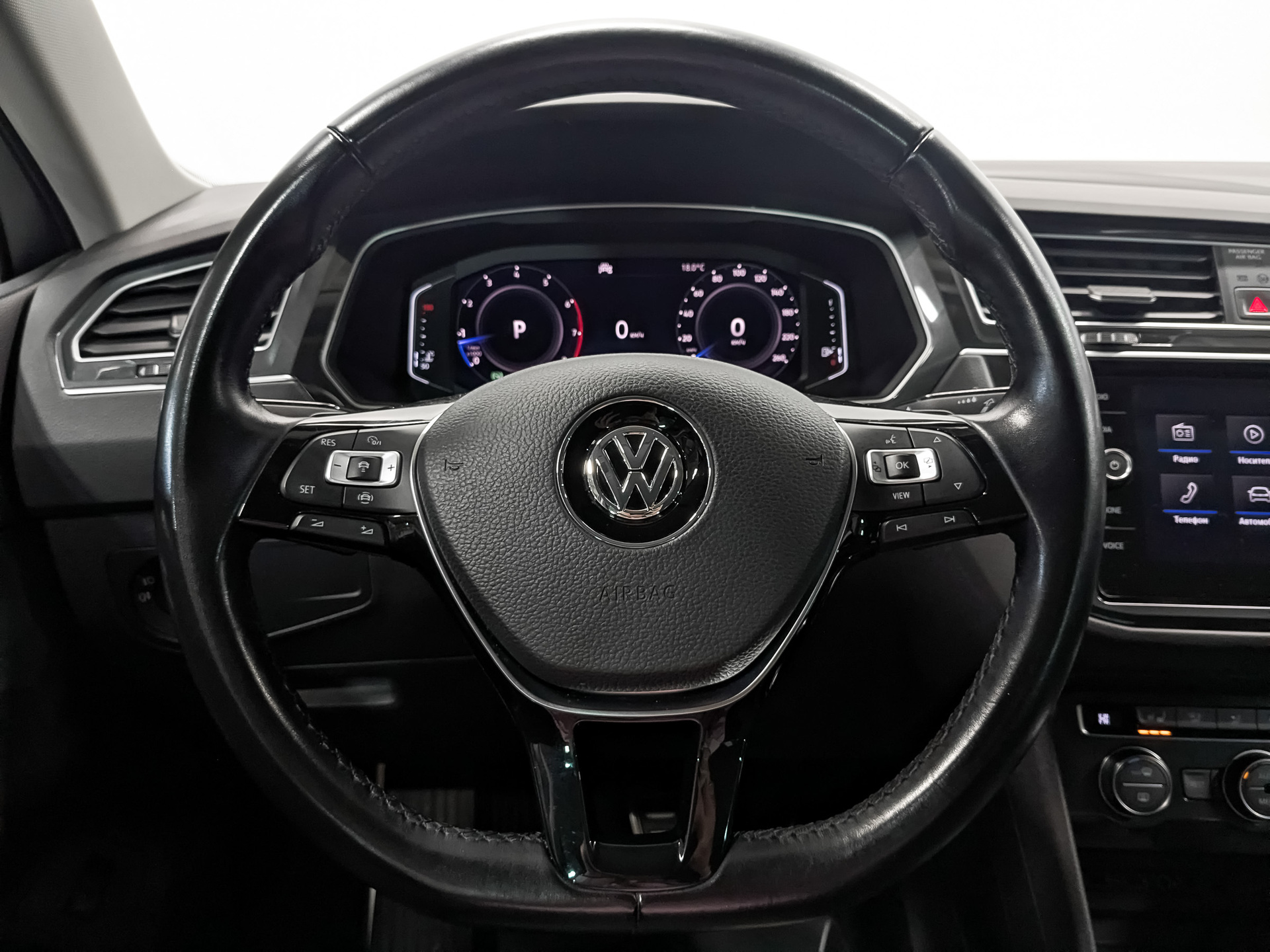VOLKSWAGEN Tiguan 1.40 (150 л.с), автомат, 2020, пробег 102 774 км