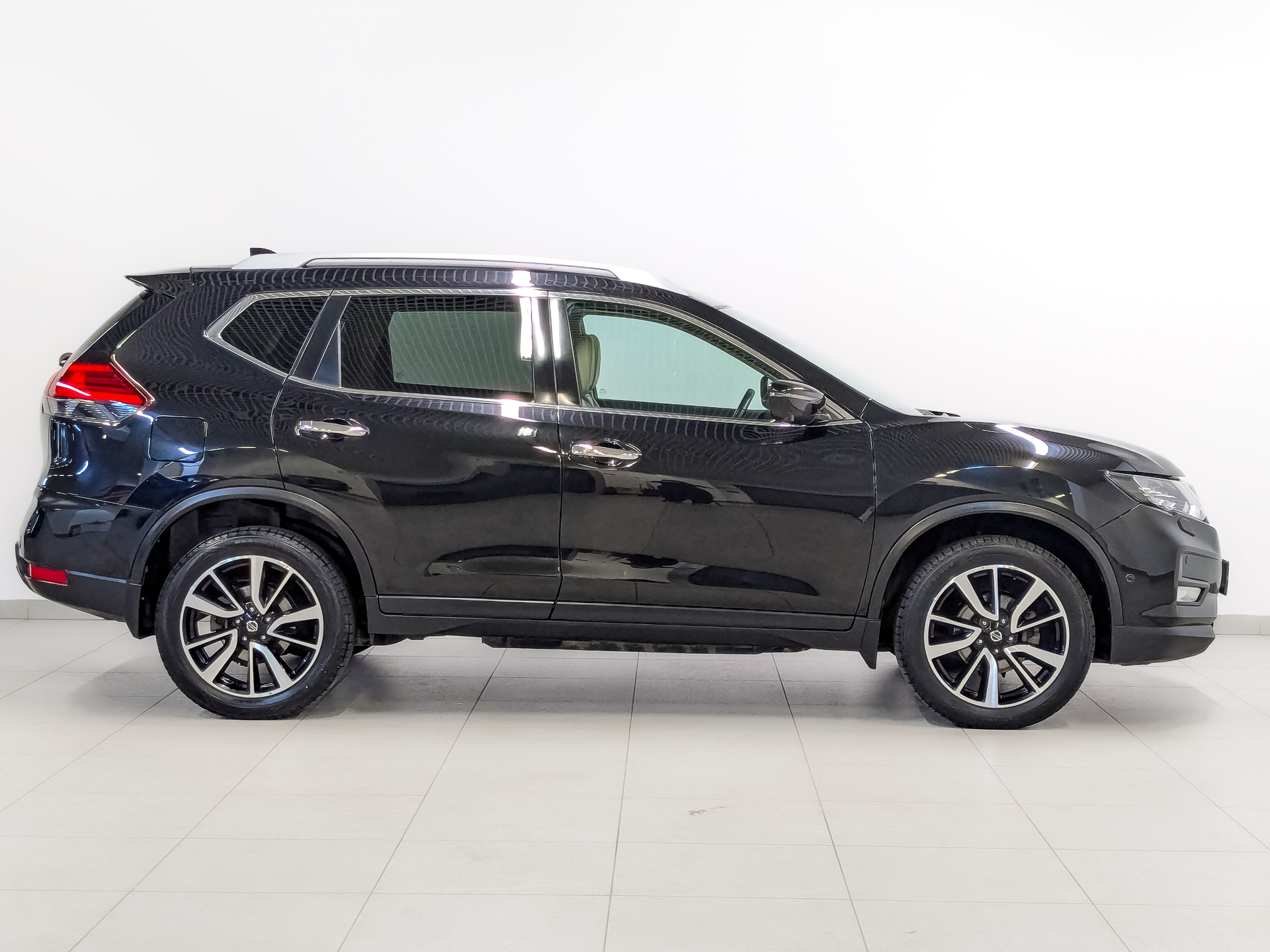 NISSAN X-Trail 2.50 (171 л.с), автомат, 2019, пробег 114 872 км