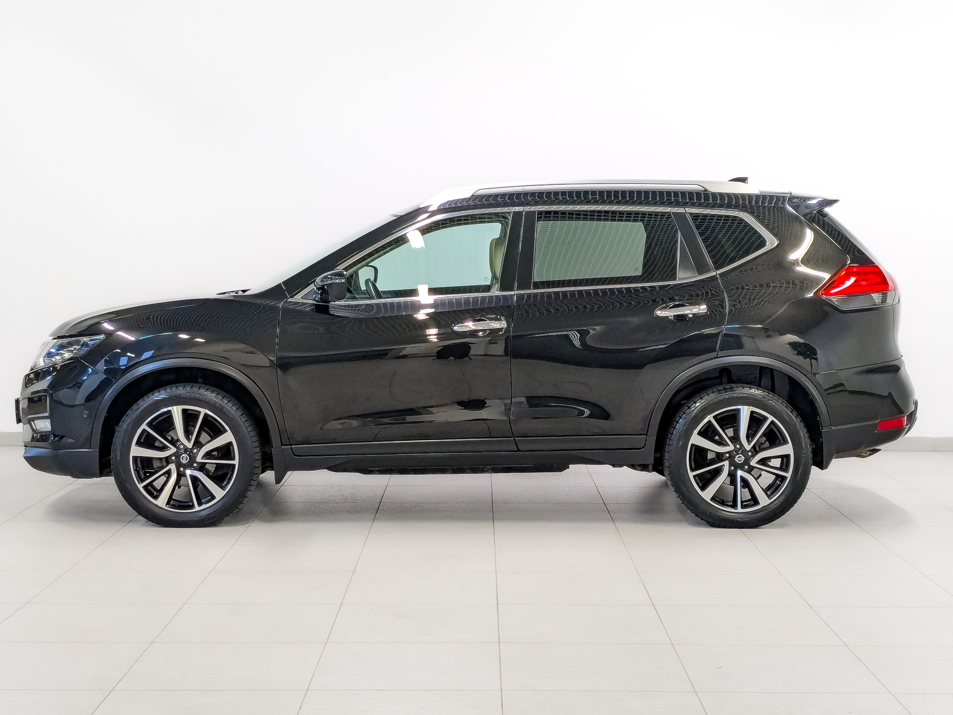 NISSAN X-Trail 2.50 (171 л.с), автомат, 2019, пробег 114 872 км