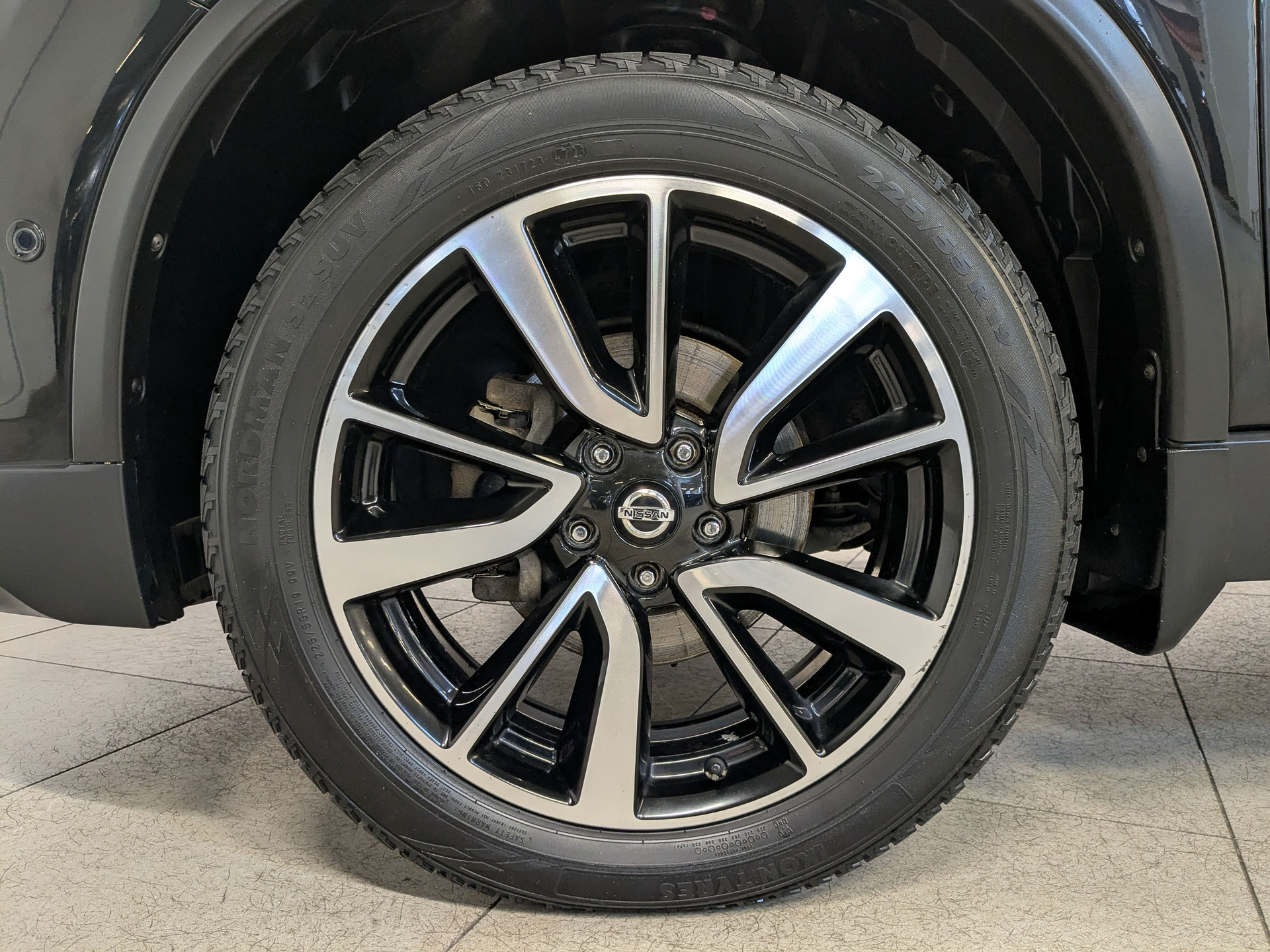 NISSAN X-Trail 2.50 (171 л.с), автомат, 2019, пробег 114 872 км