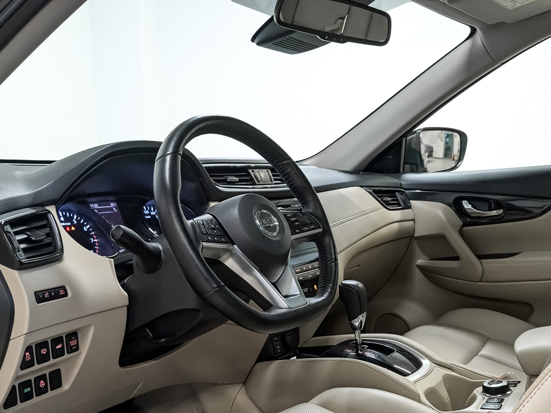NISSAN X-Trail 2.50 (171 л.с), автомат, 2019, пробег 114 872 км