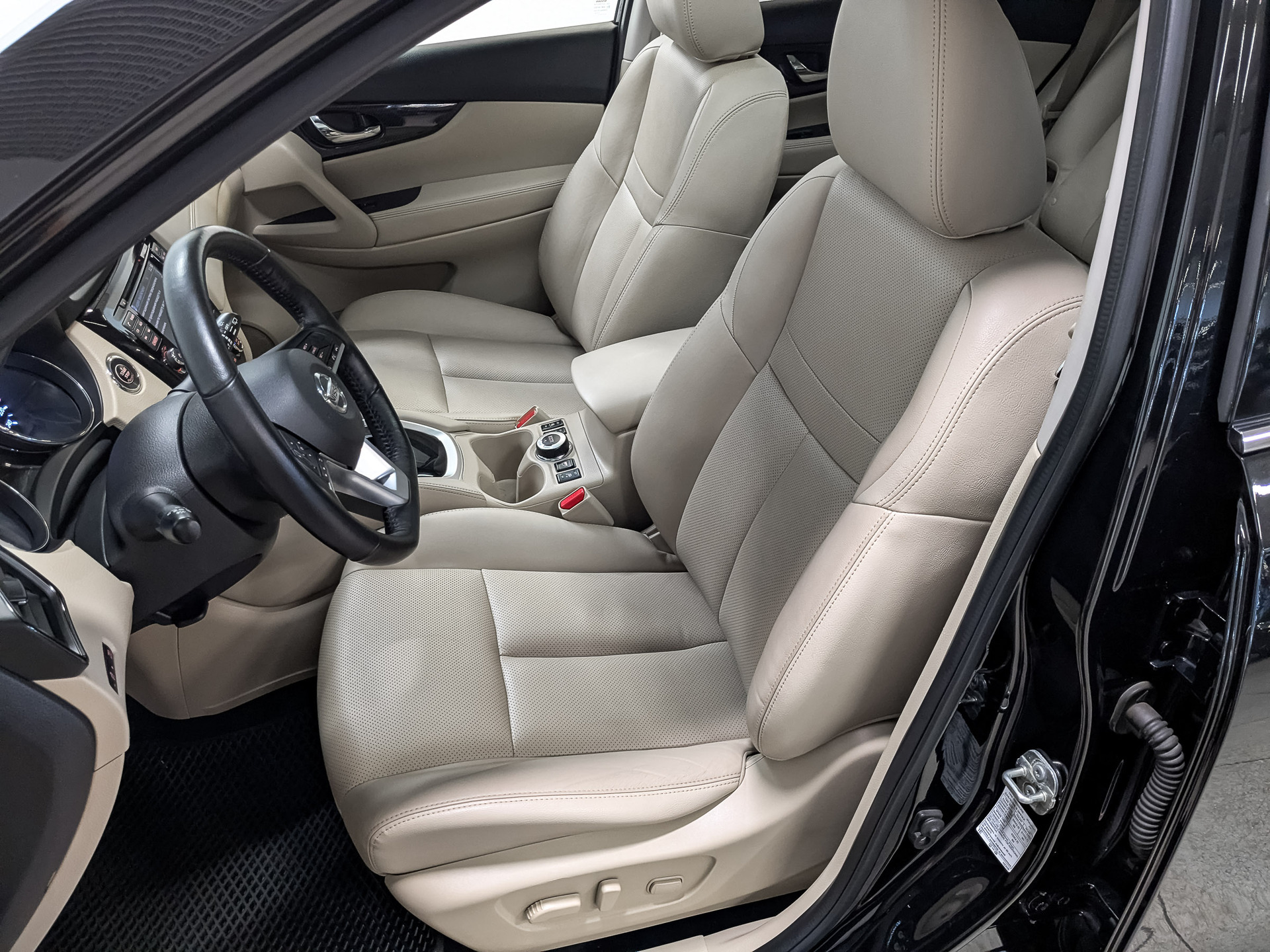 NISSAN X-Trail 2.50 (171 л.с), автомат, 2019, пробег 114 872 км