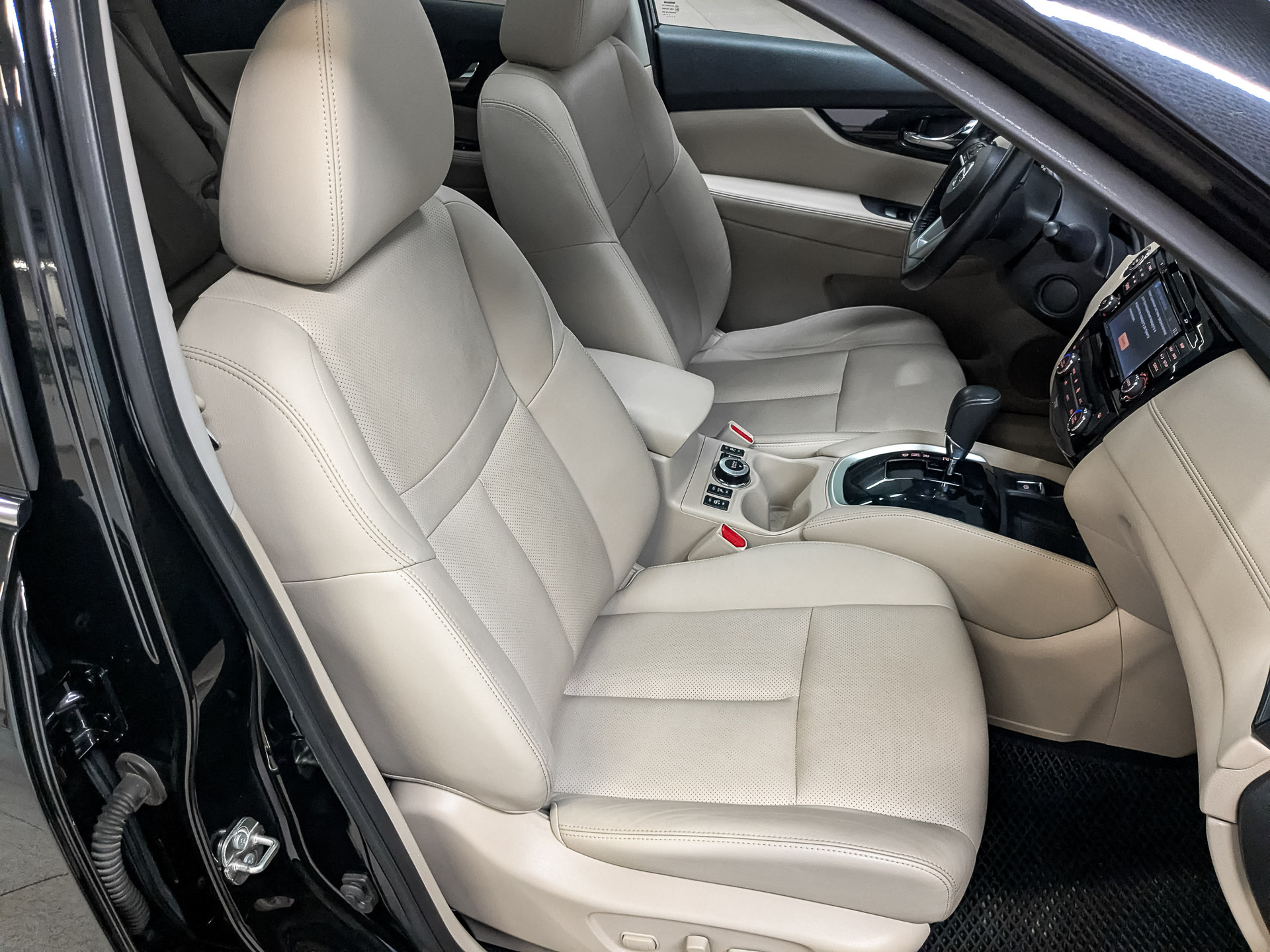 NISSAN X-Trail 2.50 (171 л.с), автомат, 2019, пробег 114 872 км
