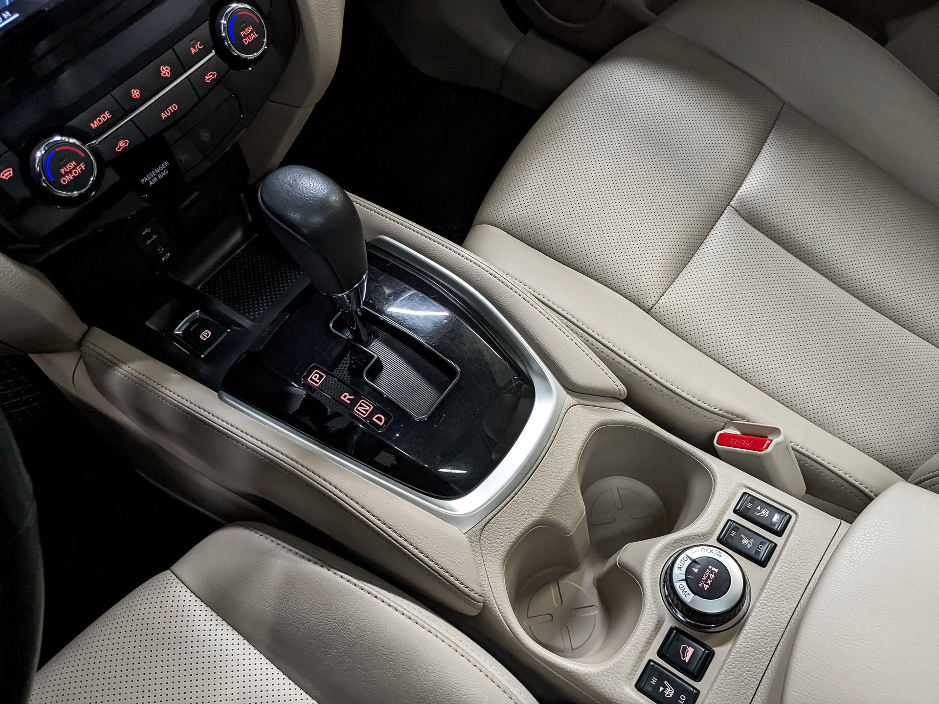 NISSAN X-Trail 2.50 (171 л.с), автомат, 2019, пробег 114 872 км