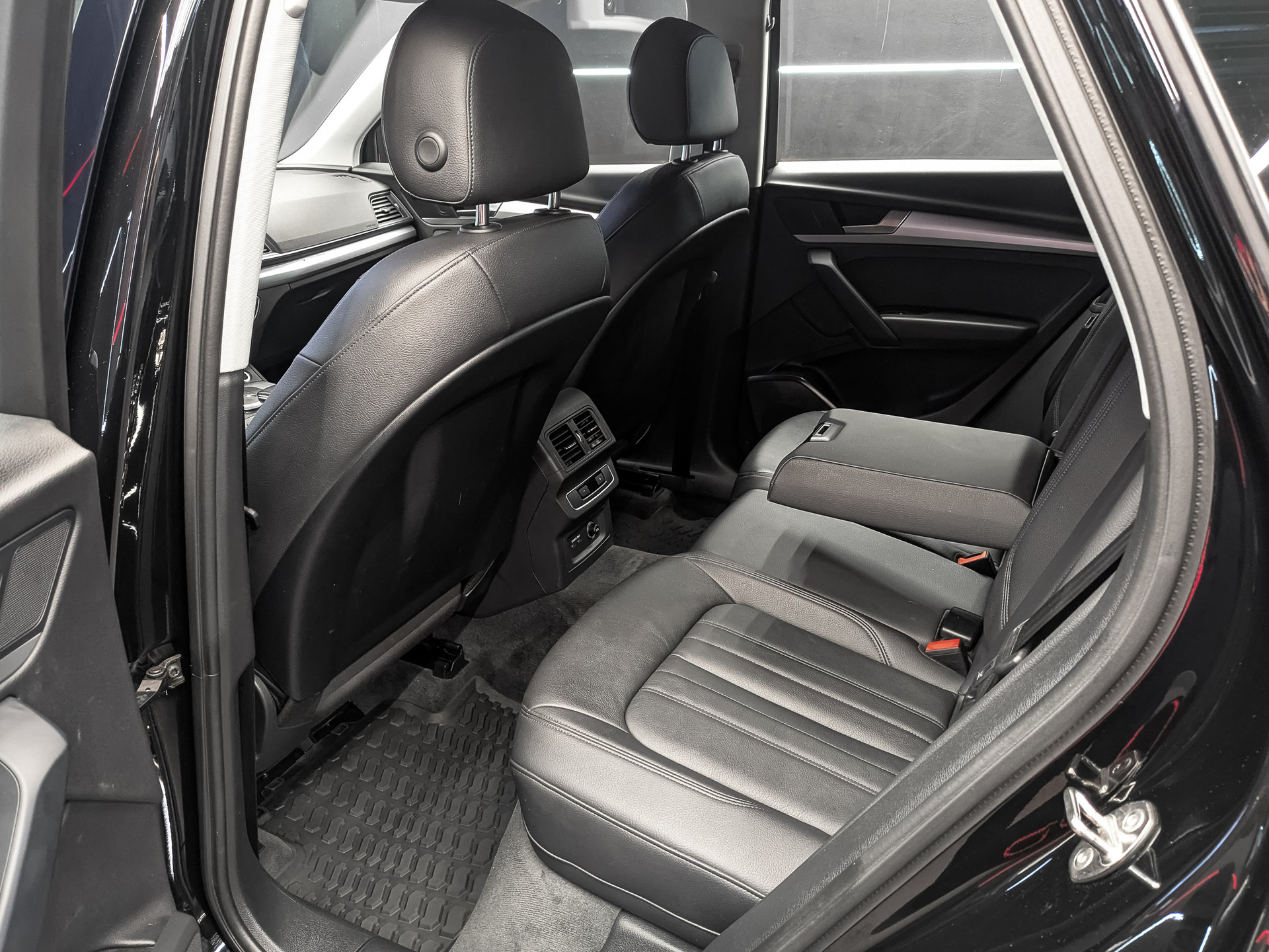 AUDI Q5 2.00 (249 л.с), автомат, 2020, пробег 94 000 км