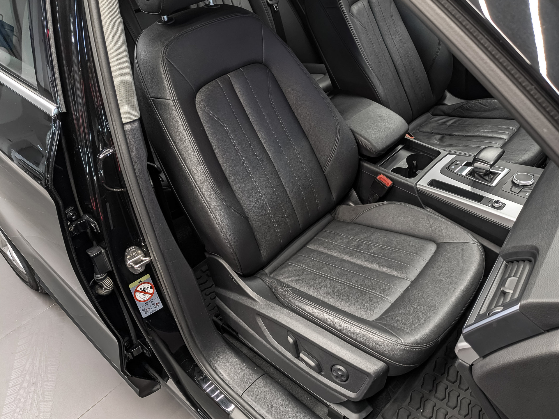 AUDI Q5 2.00 (249 л.с), автомат, 2020, пробег 94 000 км