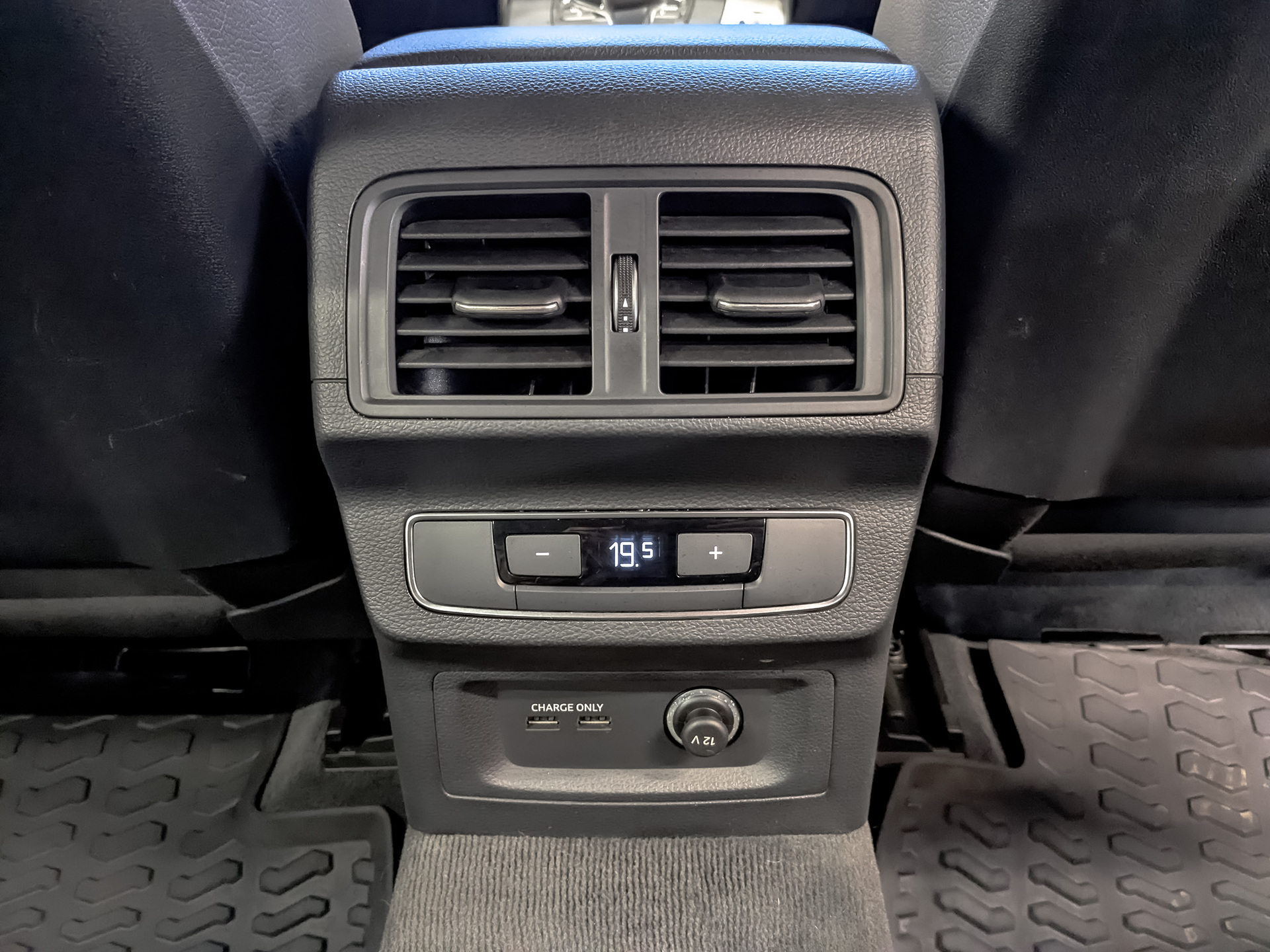 AUDI Q5 2.00 (249 л.с), автомат, 2020, пробег 94 000 км