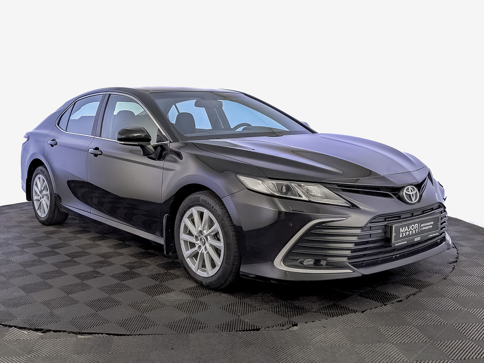 Toyota Camry VIII