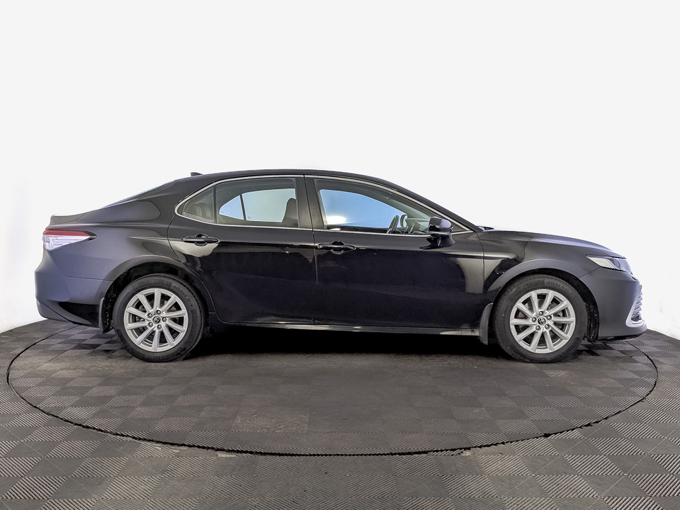 Toyota Camry VIII