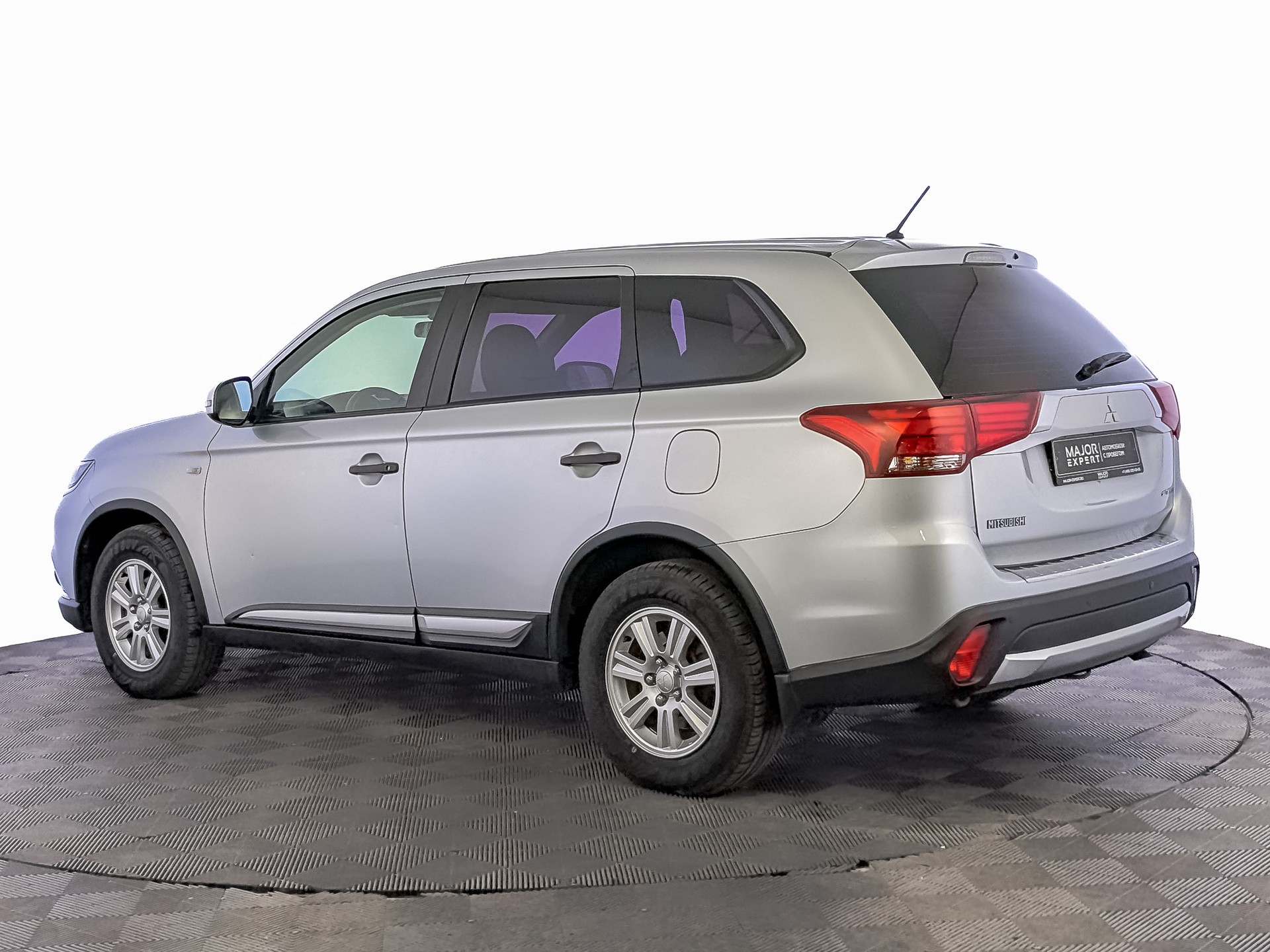 MITSUBISHI Outlander 2.00 (146 л.с), автомат, 2015, пробег 178 330 км