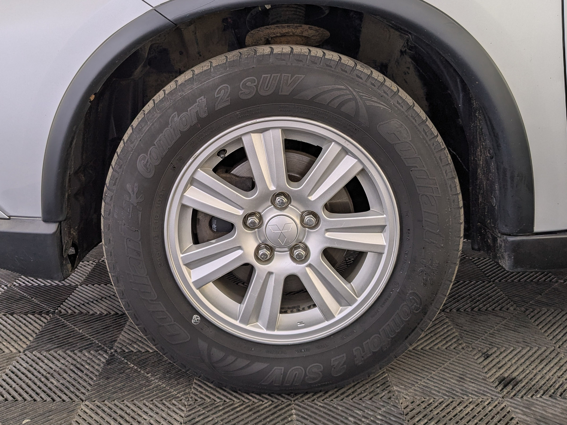 MITSUBISHI Outlander 2.00 (146 л.с), автомат, 2015, пробег 178 330 км