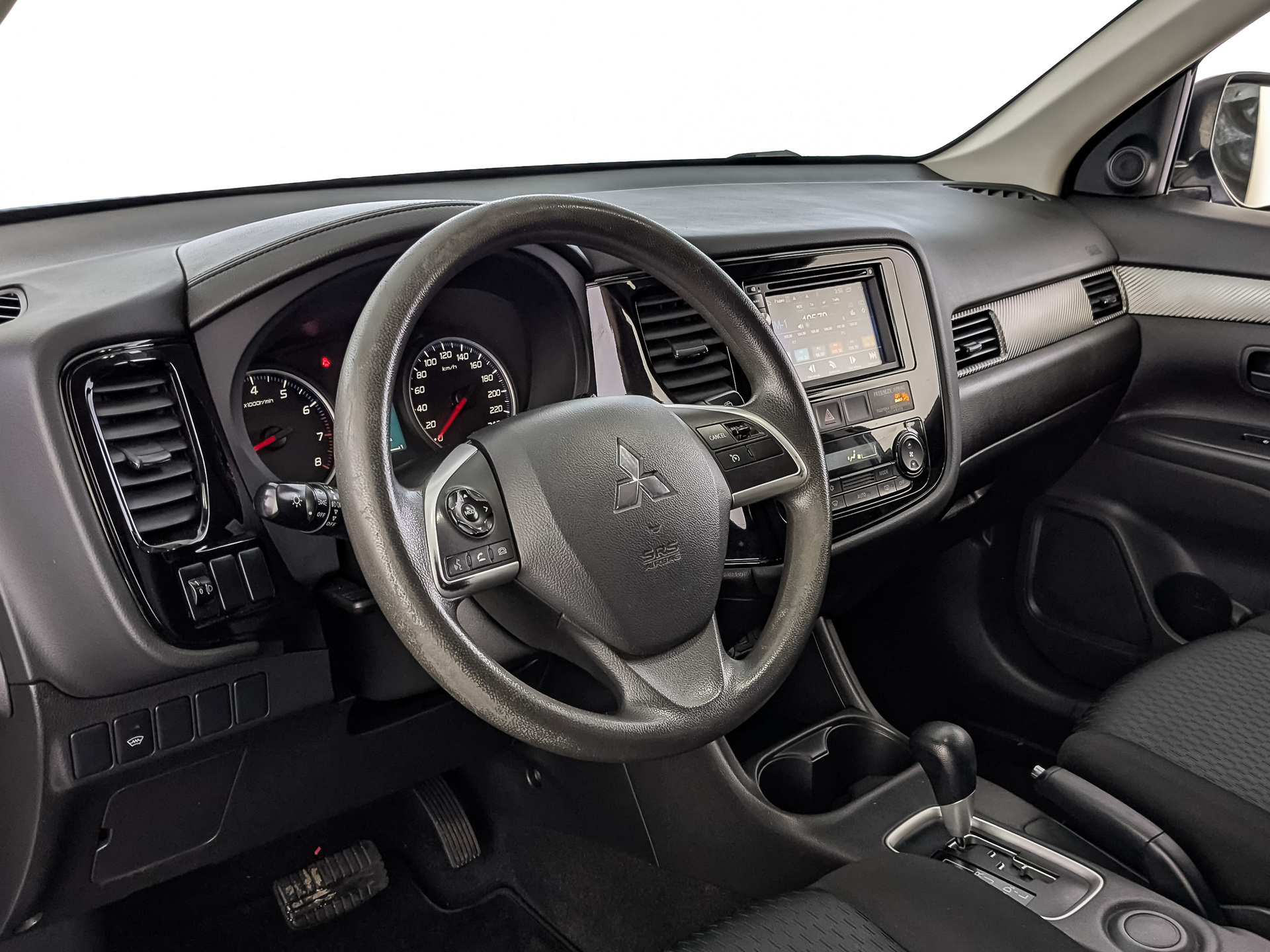 MITSUBISHI Outlander 2.00 (146 л.с), автомат, 2015, пробег 178 330 км