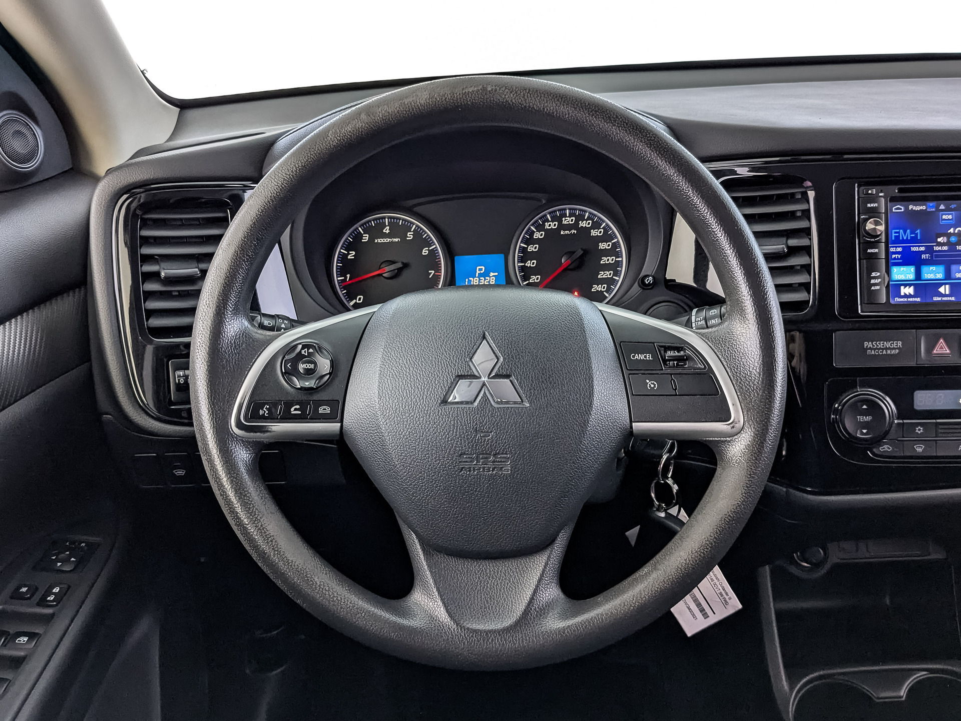 MITSUBISHI Outlander 2.00 (146 л.с), автомат, 2015, пробег 178 330 км