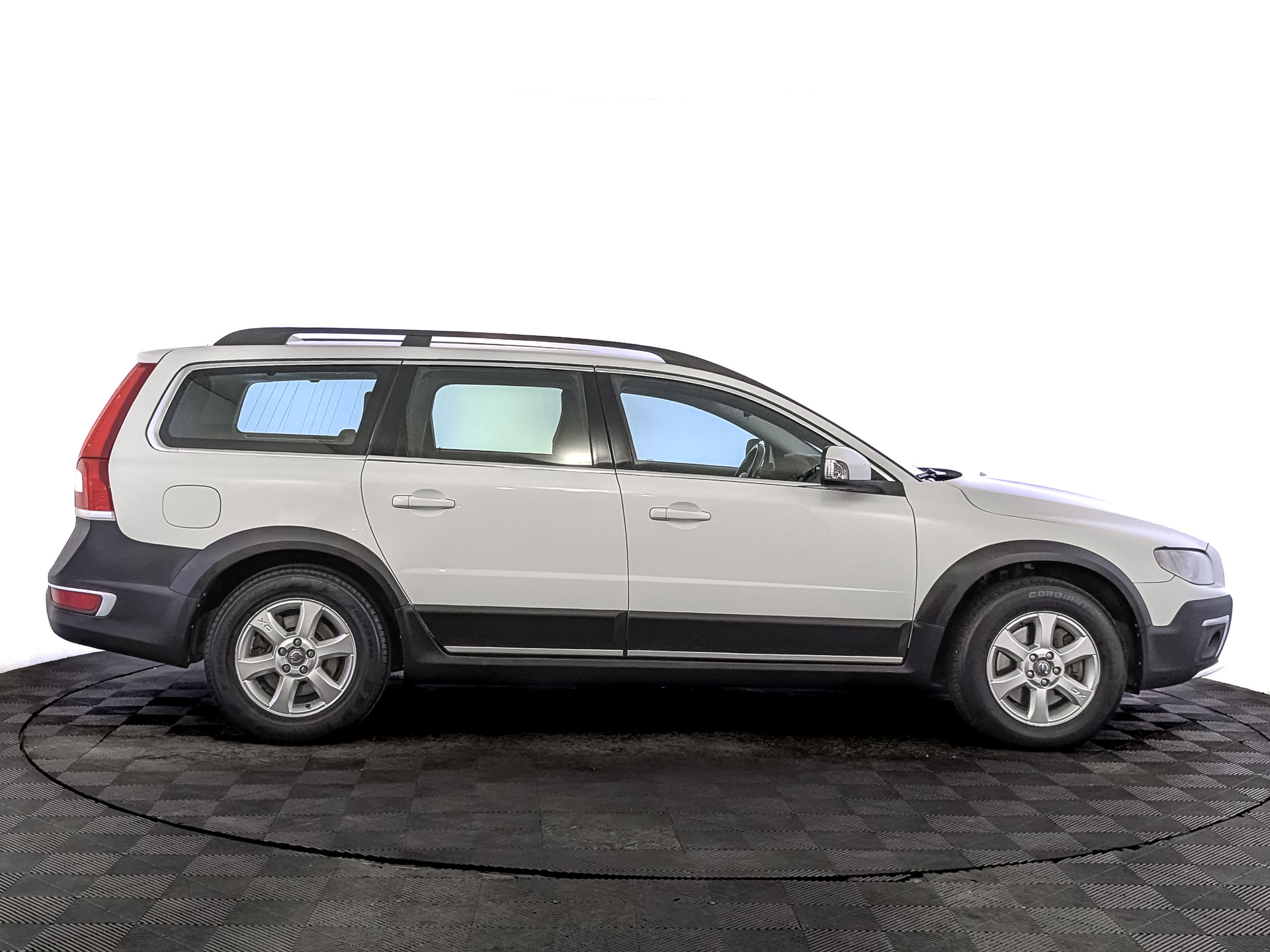 VOLVO XC70 2.40 (181 л.с), автомат, 2014, пробег 228 704 км