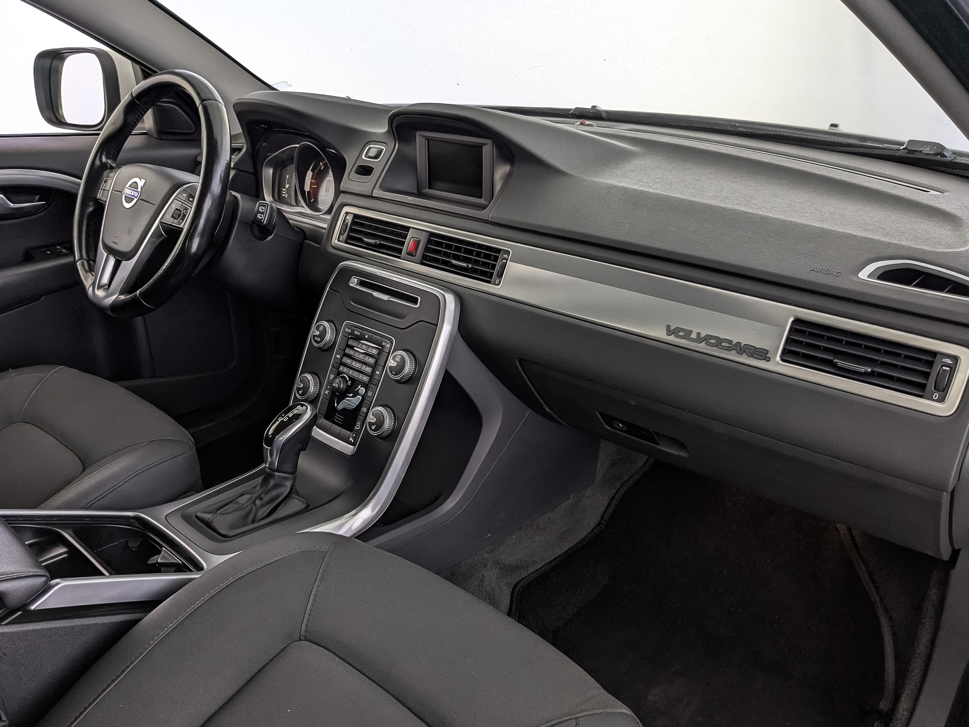 VOLVO XC70 2.40 (181 л.с), автомат, 2014, пробег 228 704 км