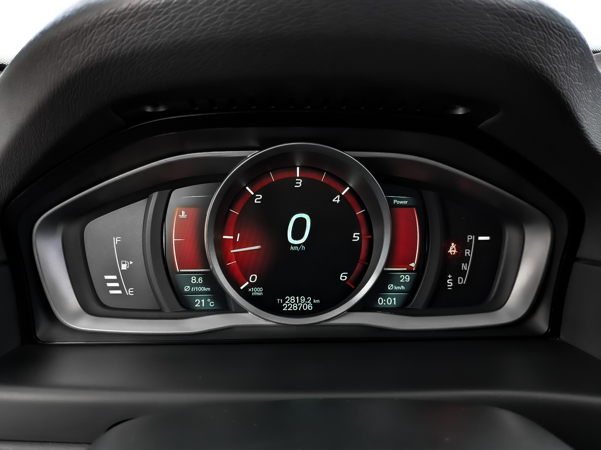 VOLVO XC70 2.40 (181 л.с), автомат, 2014, пробег 228 704 км