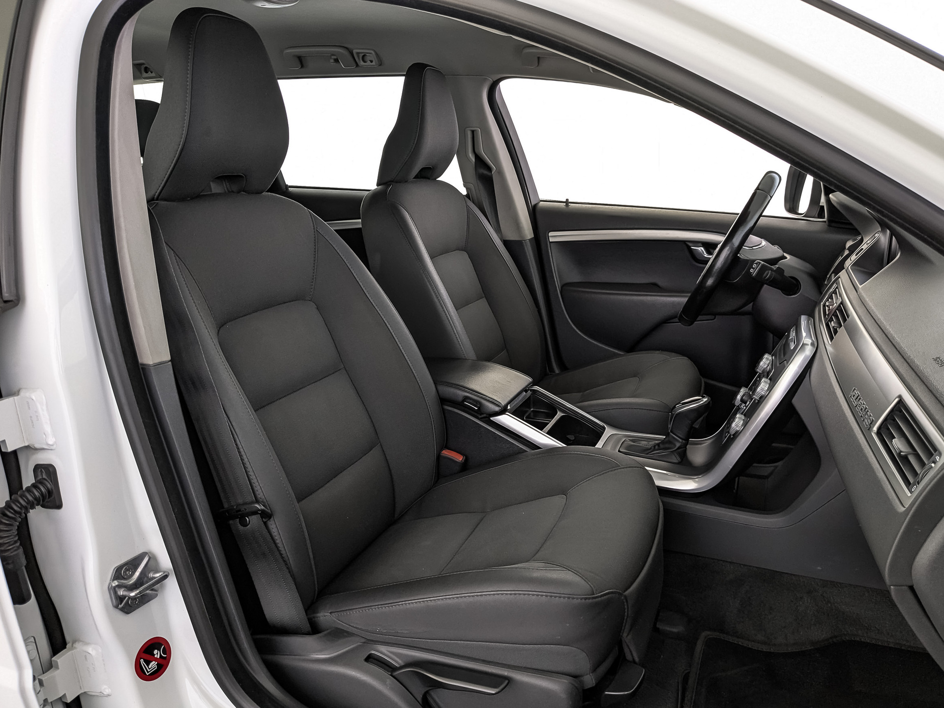 VOLVO XC70 2.40 (181 л.с), автомат, 2014, пробег 228 704 км
