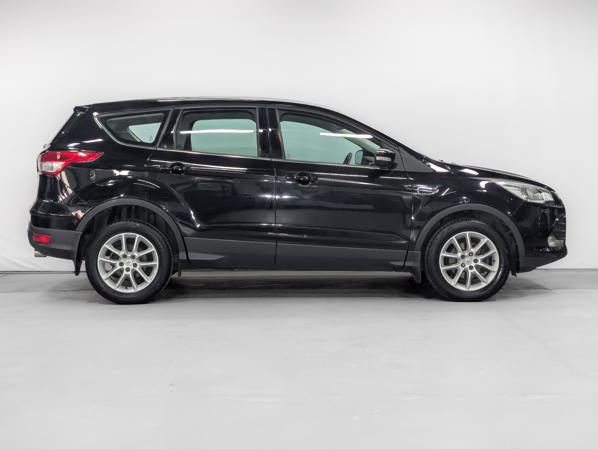 FORD Kuga 2.50 (150 л.с), автомат, 2016, пробег 75 537 км