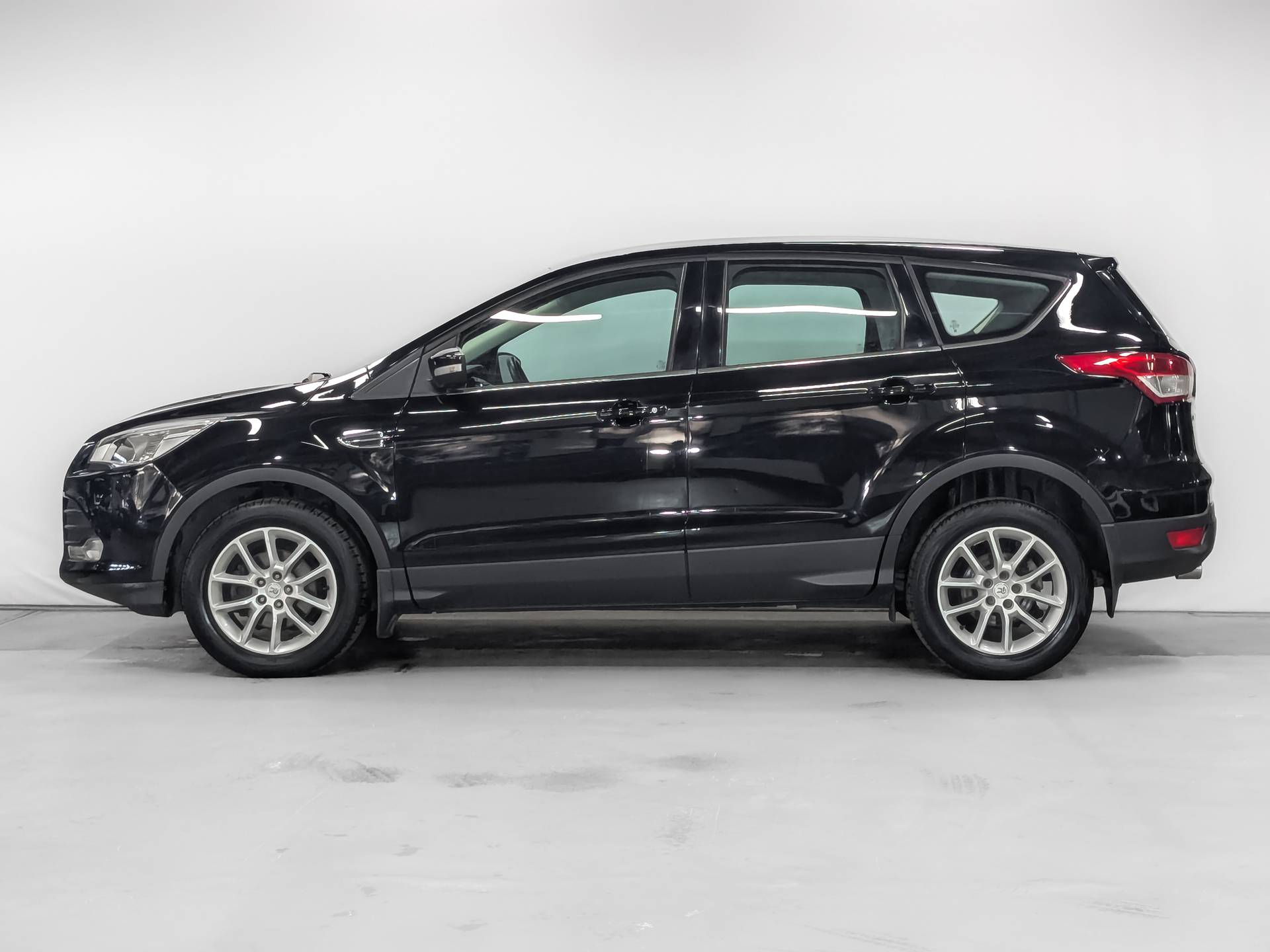 FORD Kuga 2.50 (150 л.с), автомат, 2016, пробег 75 537 км