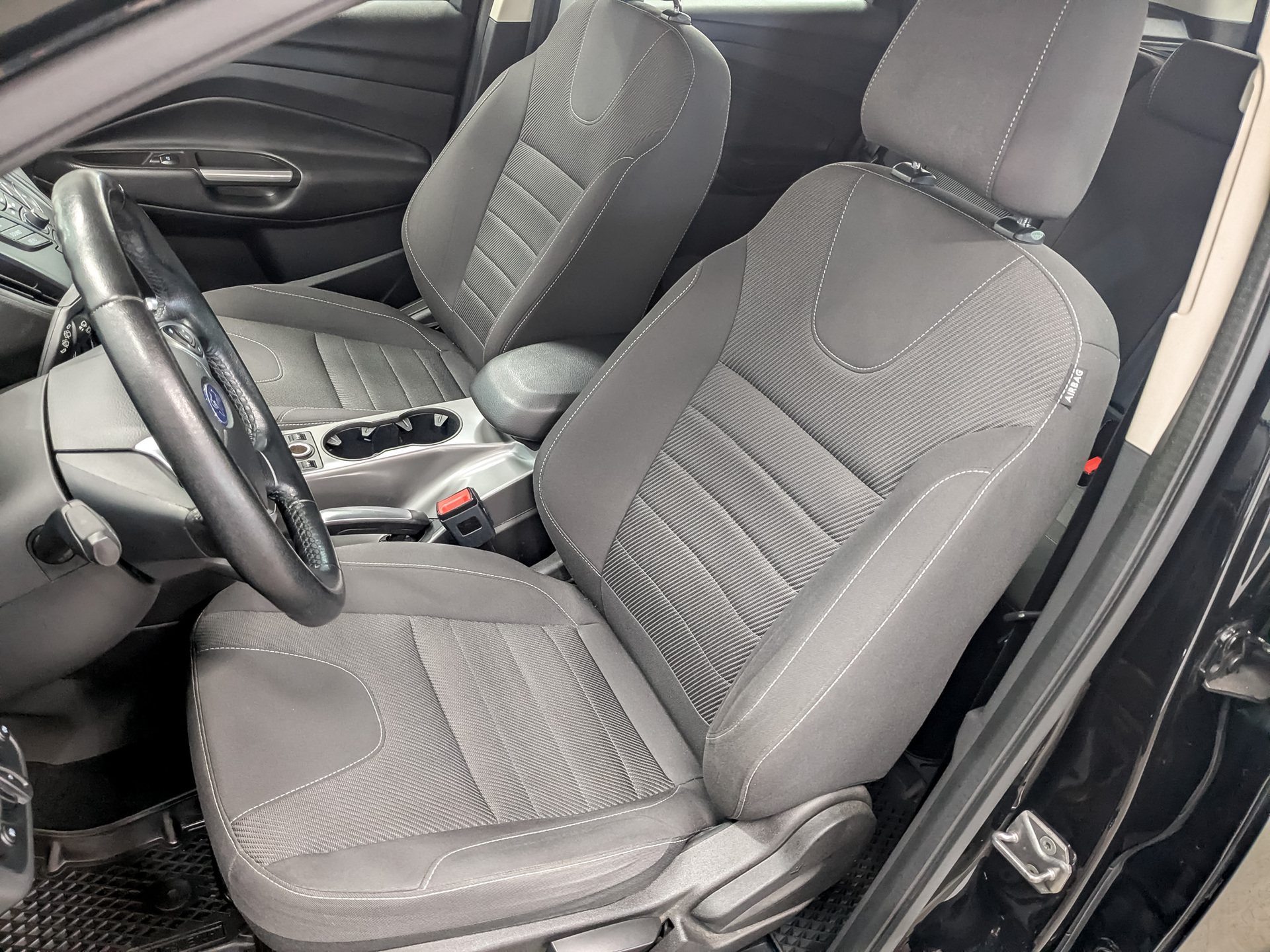 FORD Kuga 2.50 (150 л.с), автомат, 2016, пробег 75 537 км