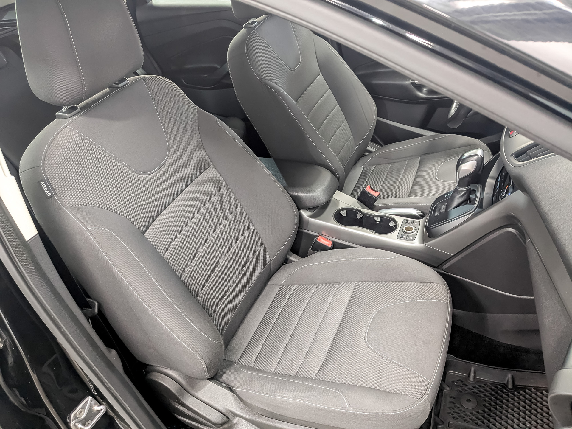 FORD Kuga 2.50 (150 л.с), автомат, 2016, пробег 75 537 км