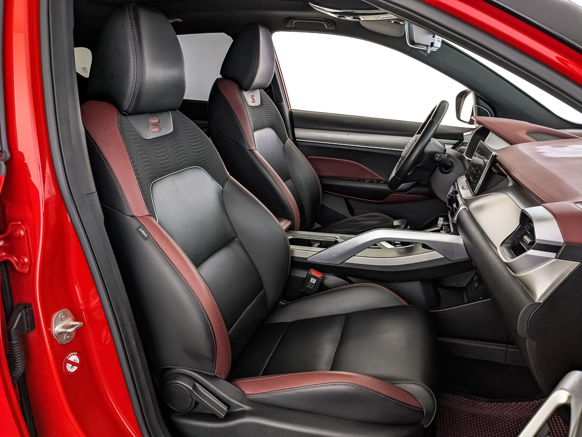 GEELY Coolray 1.50 (149 л.с), автомат, 2023, пробег 91 160 км