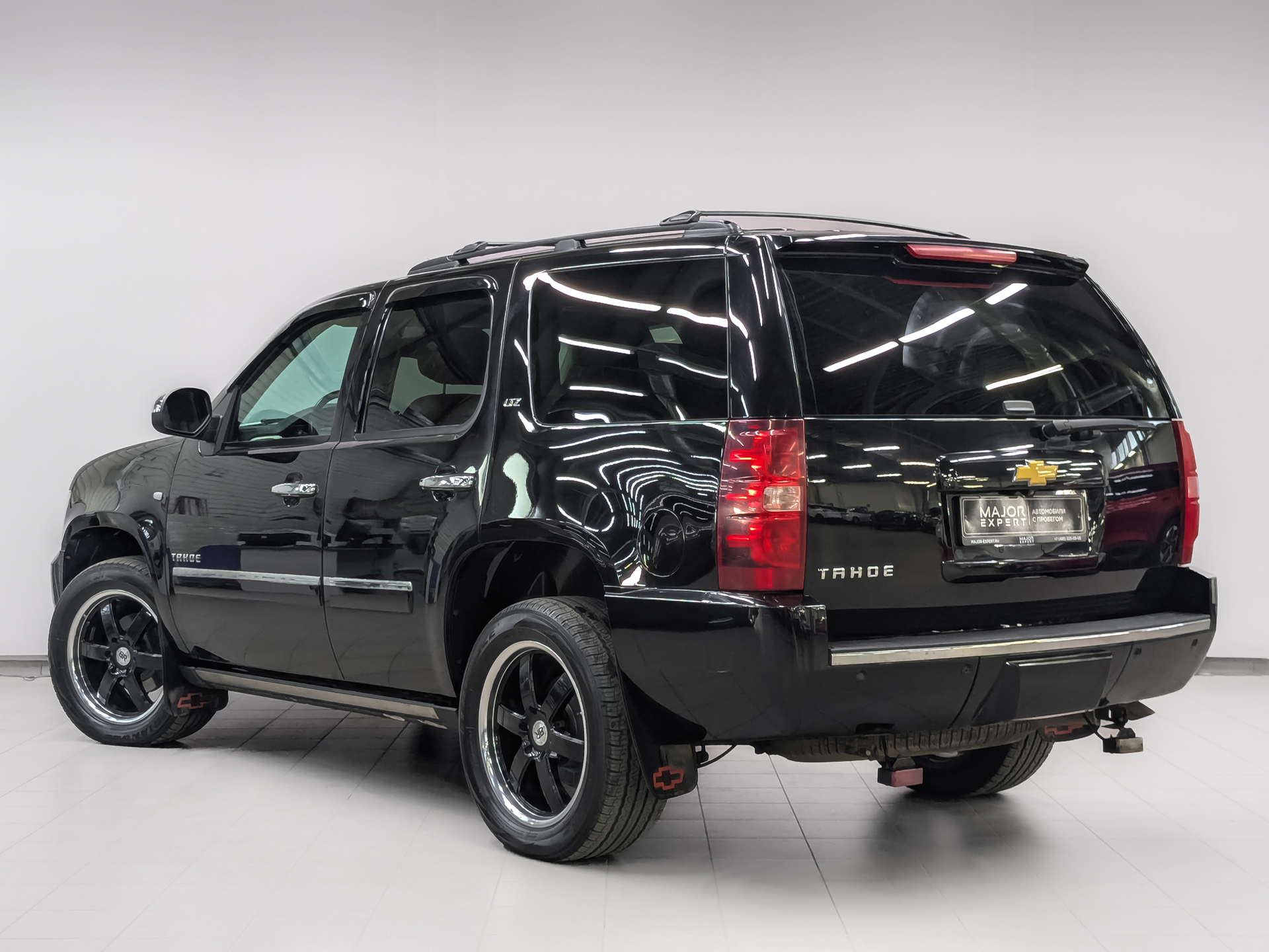CHEVROLET Tahoe 5.30 (325 л.с), автомат, 2013, пробег 86 663 км