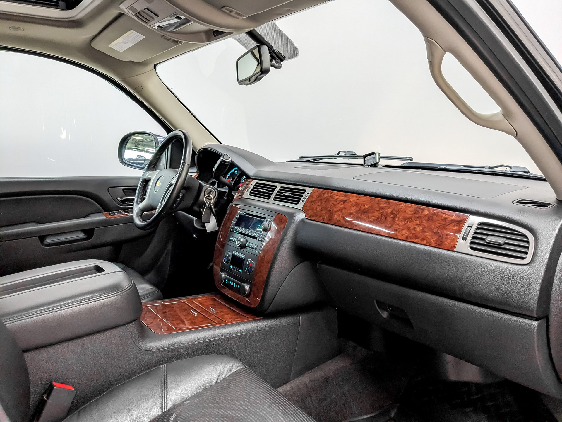 CHEVROLET Tahoe 5.30 (325 л.с), автомат, 2013, пробег 86 663 км
