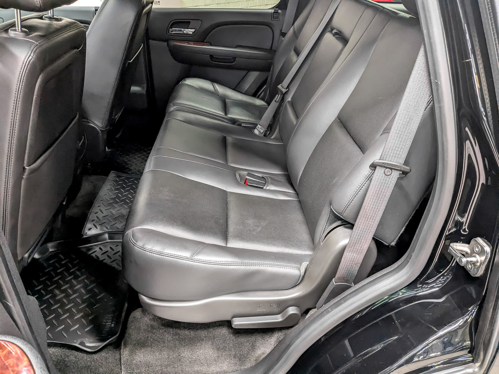 CHEVROLET Tahoe 5.30 (325 л.с), автомат, 2013, пробег 86 663 км