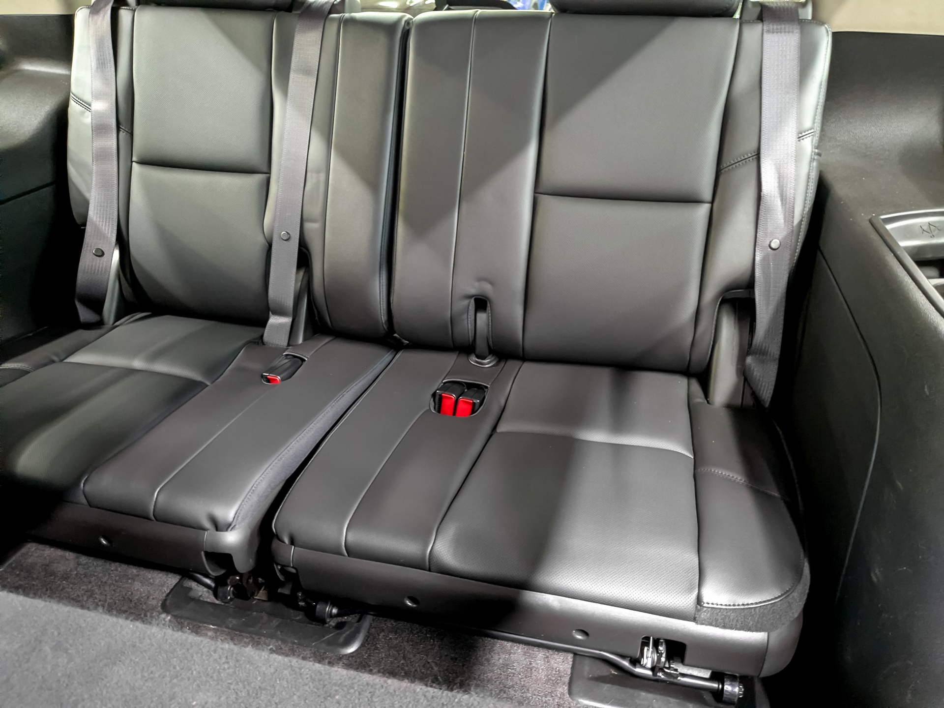 CHEVROLET Tahoe 5.30 (325 л.с), автомат, 2013, пробег 86 663 км